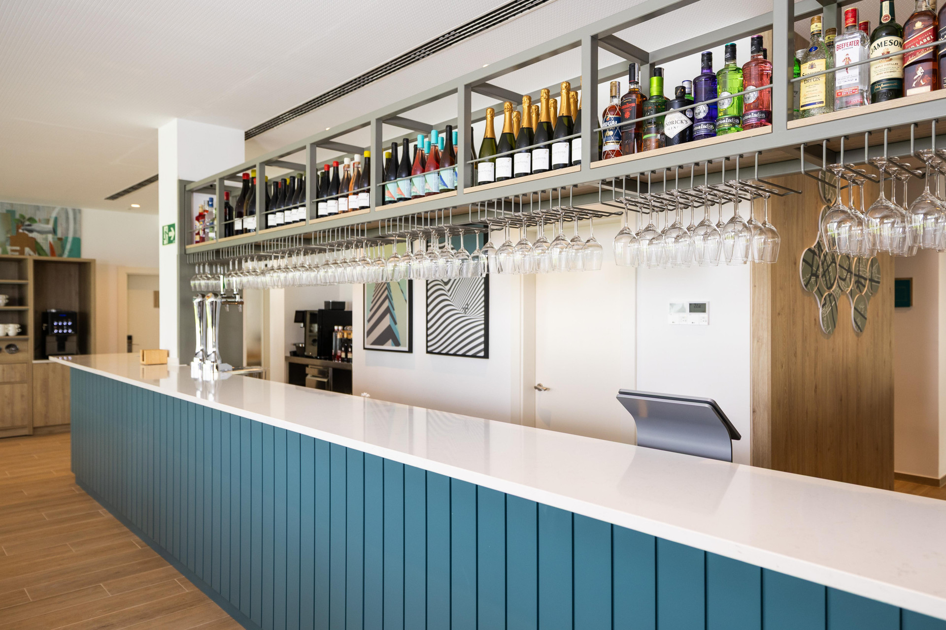 Bar/Salón Spark By Hilton Madrid Alcala