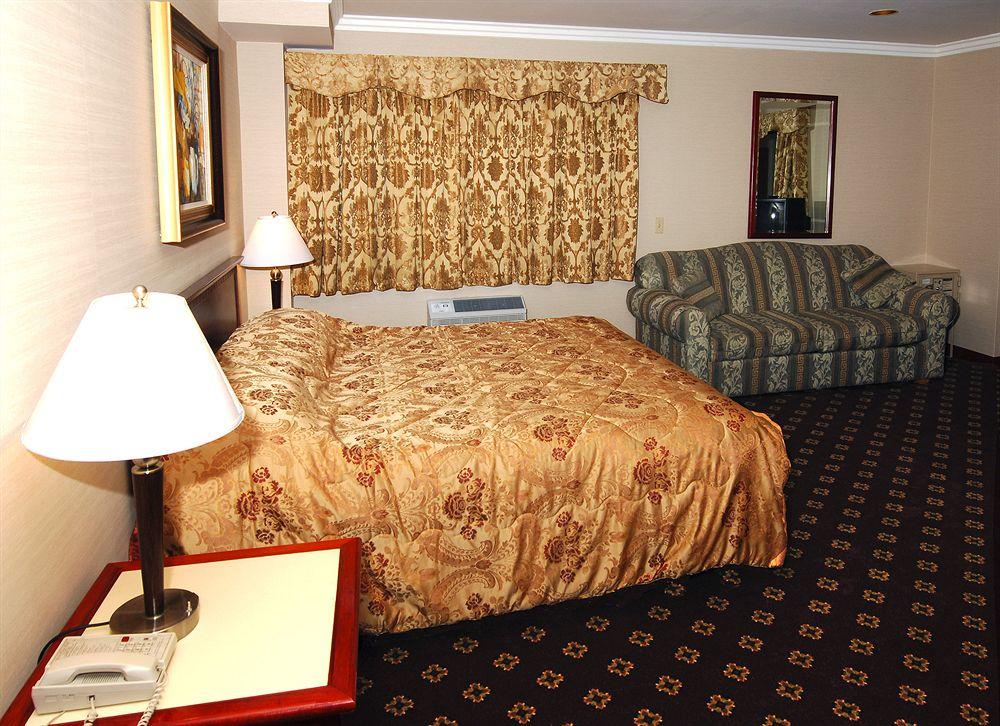 Hotel Metro Plaza Hotel