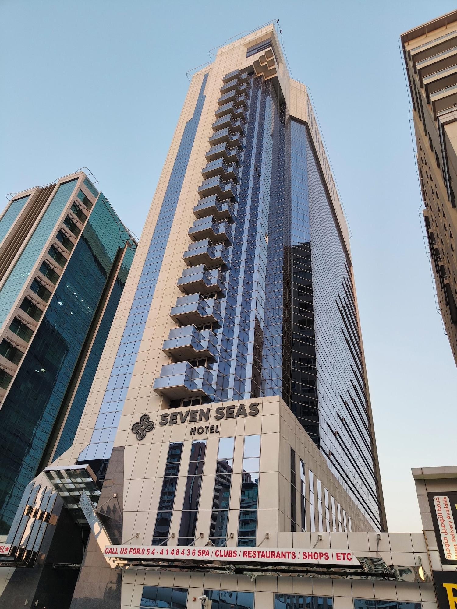 Vista Exterior Seven Seas Hotel