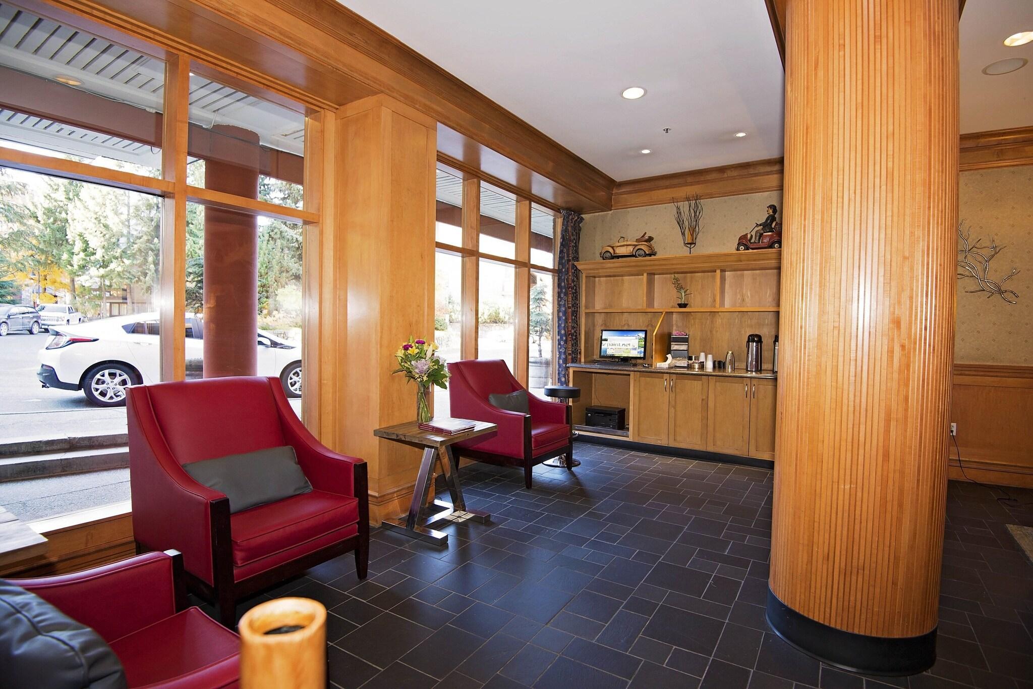 Vista Lobby Whistler Village Inn And Suites