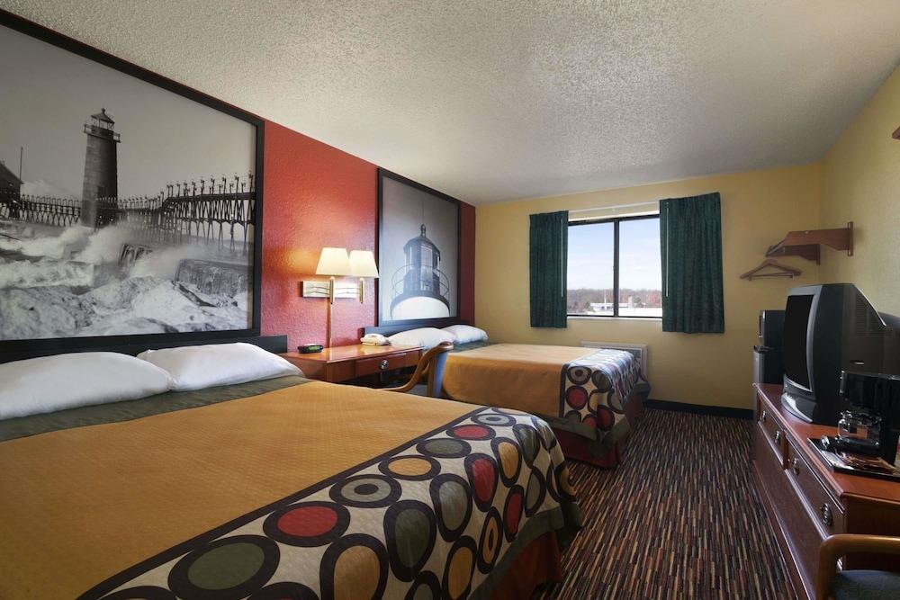 Habitación Super 8 by Wyndham Kalamazoo