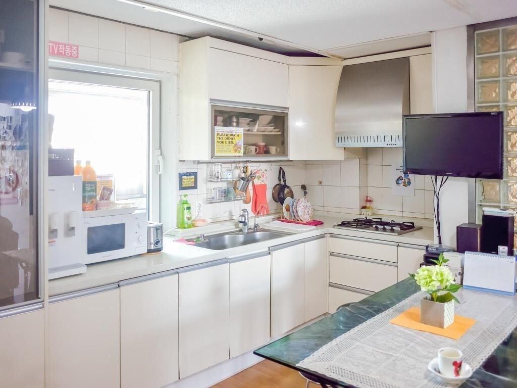Restaurant Mamas and Papas Guesthouse and Apartments in Seoul