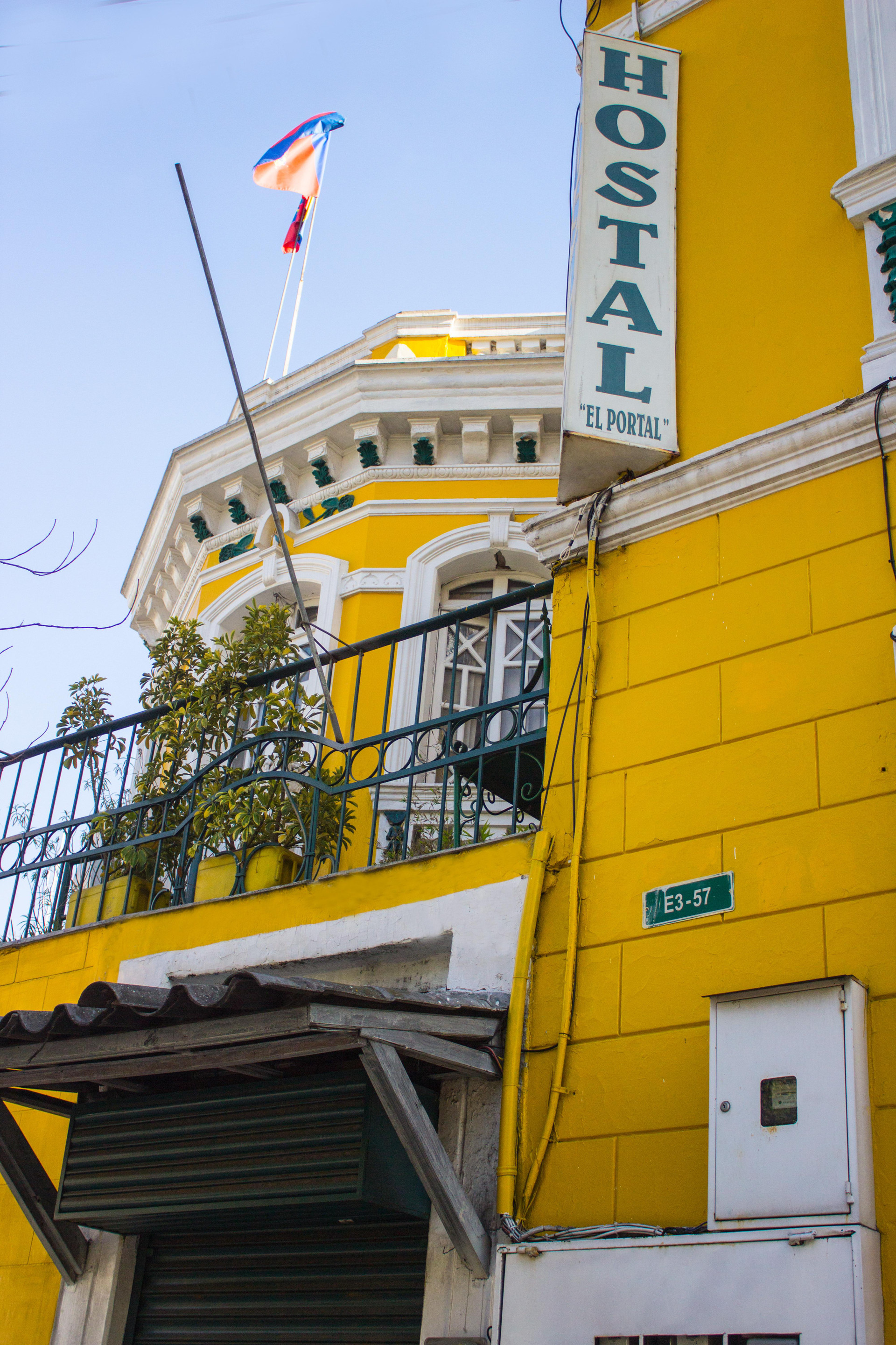 Vista Exterior Hostal El Portal