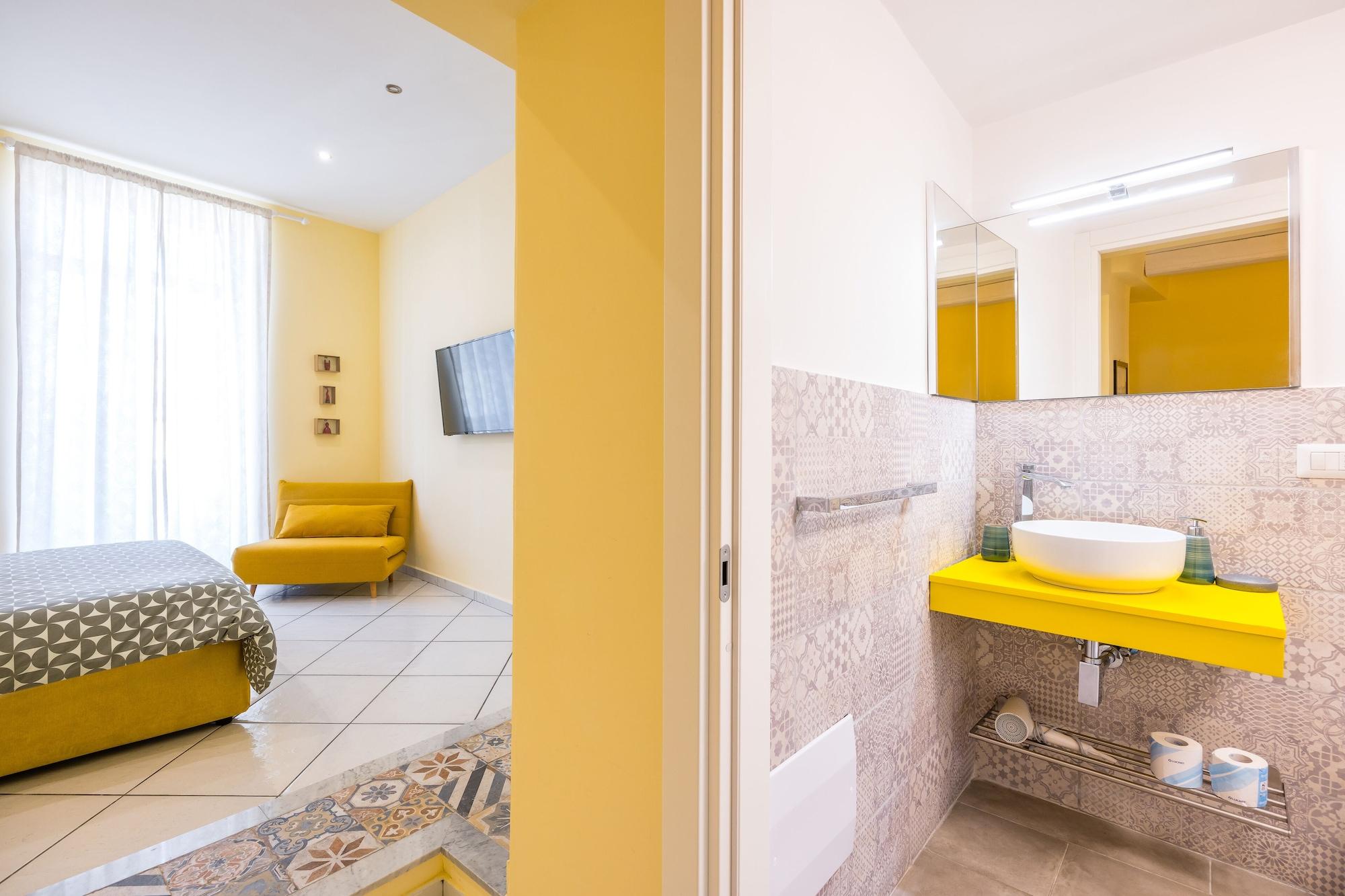 Equipamiento de Habitación La Casa di Bruno Napoli