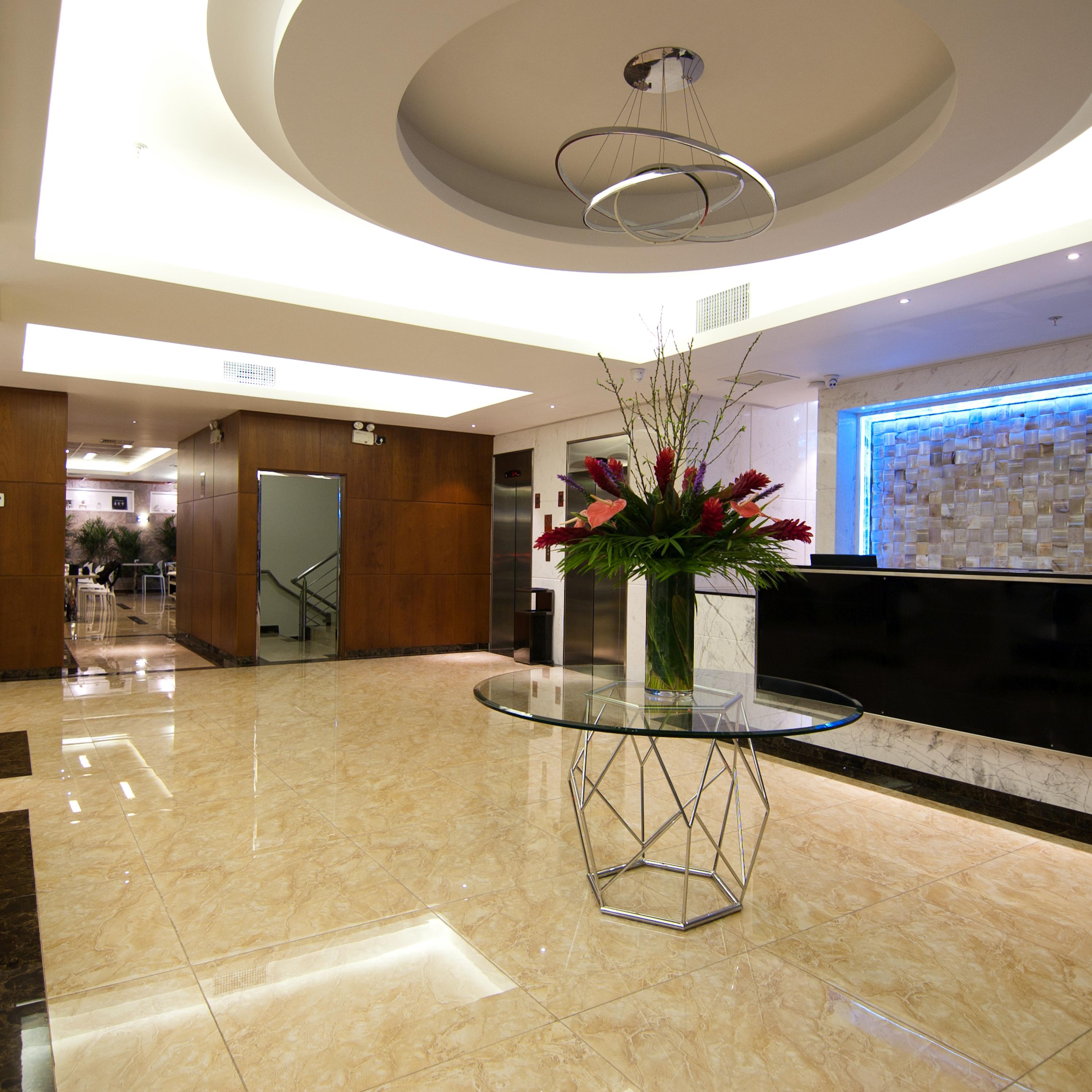 Vista Lobby Lyz Business Hotel