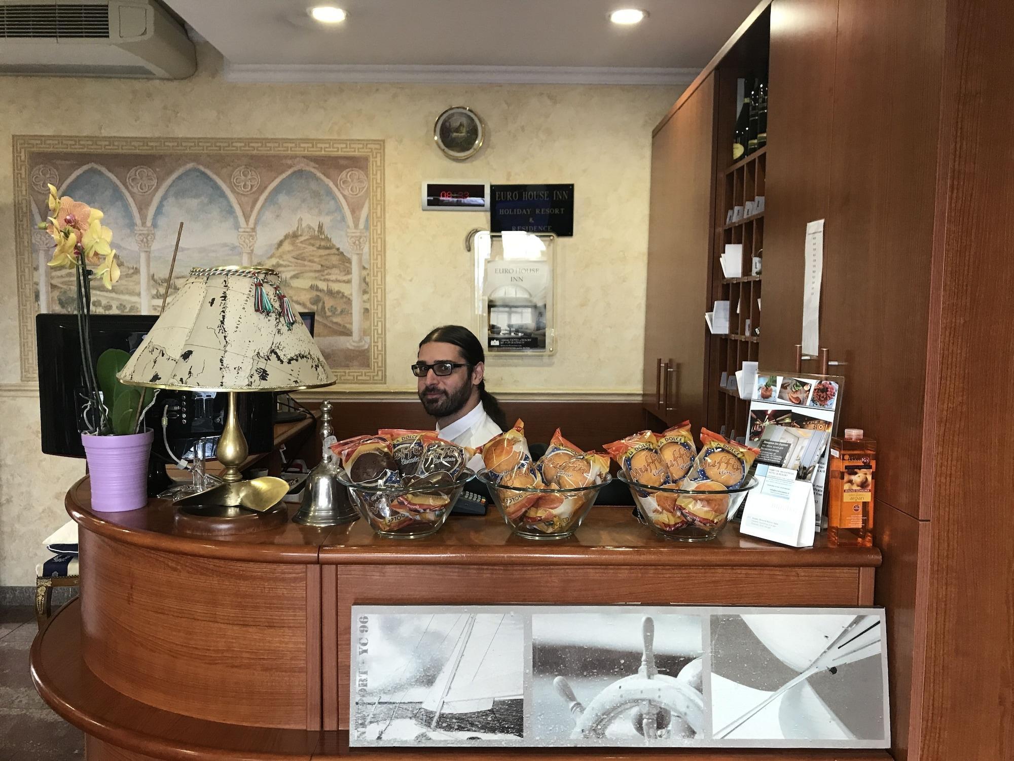 Vista Lobby Euro House Inn Airport