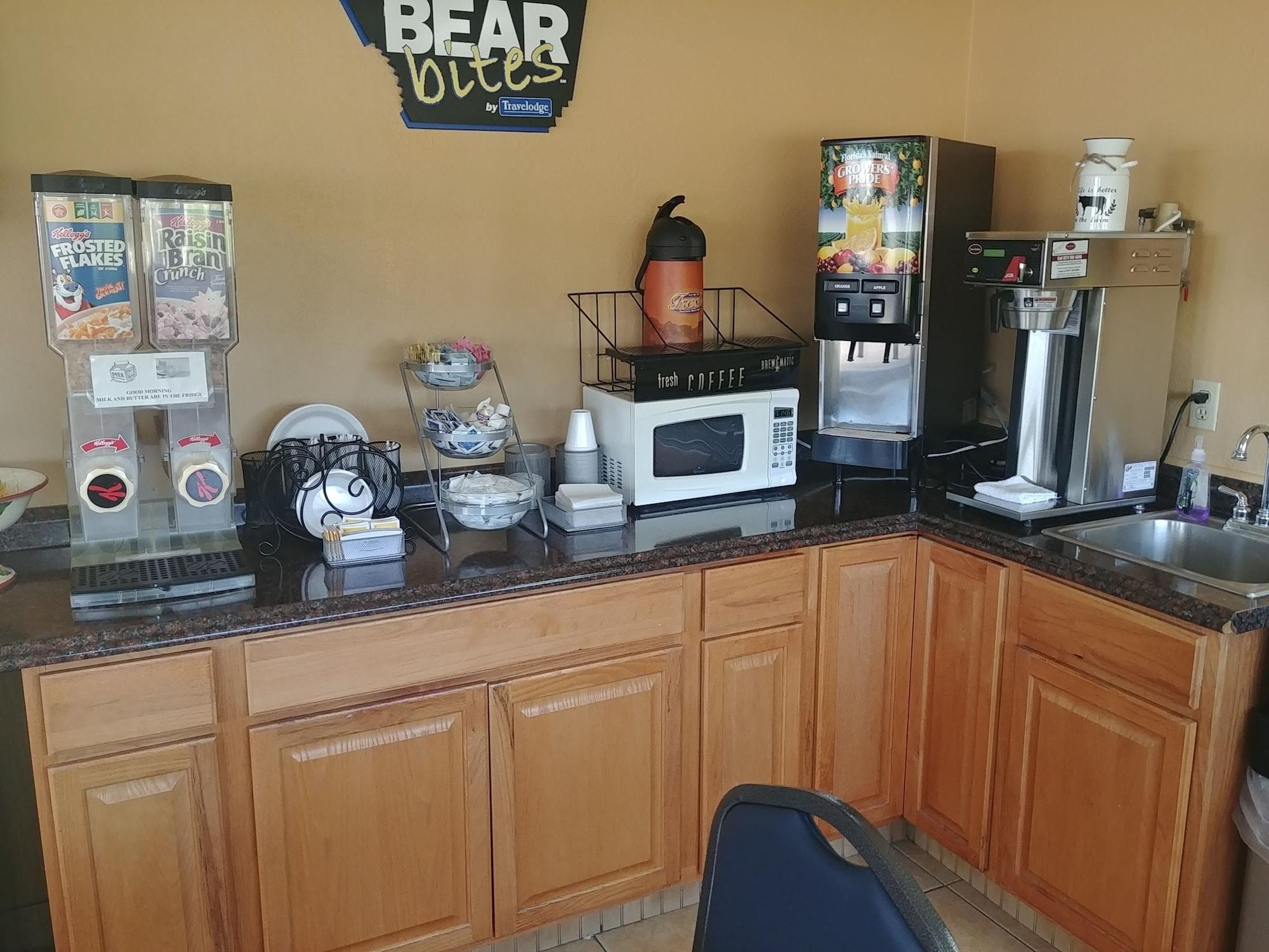 Restaurant Travelodge by Wyndham Great Bend