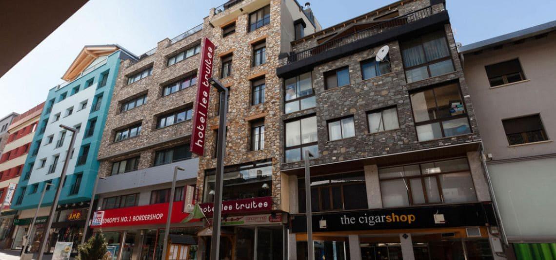 Vista Exterior Hotel Les Truites