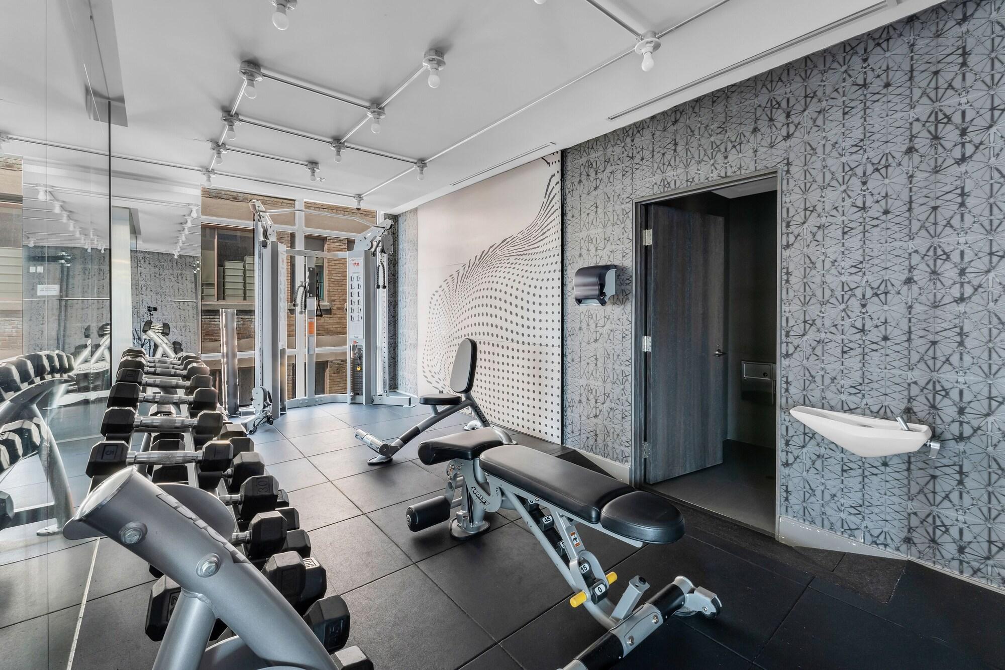 Gimnasio Stallion Suites - Entertainment District