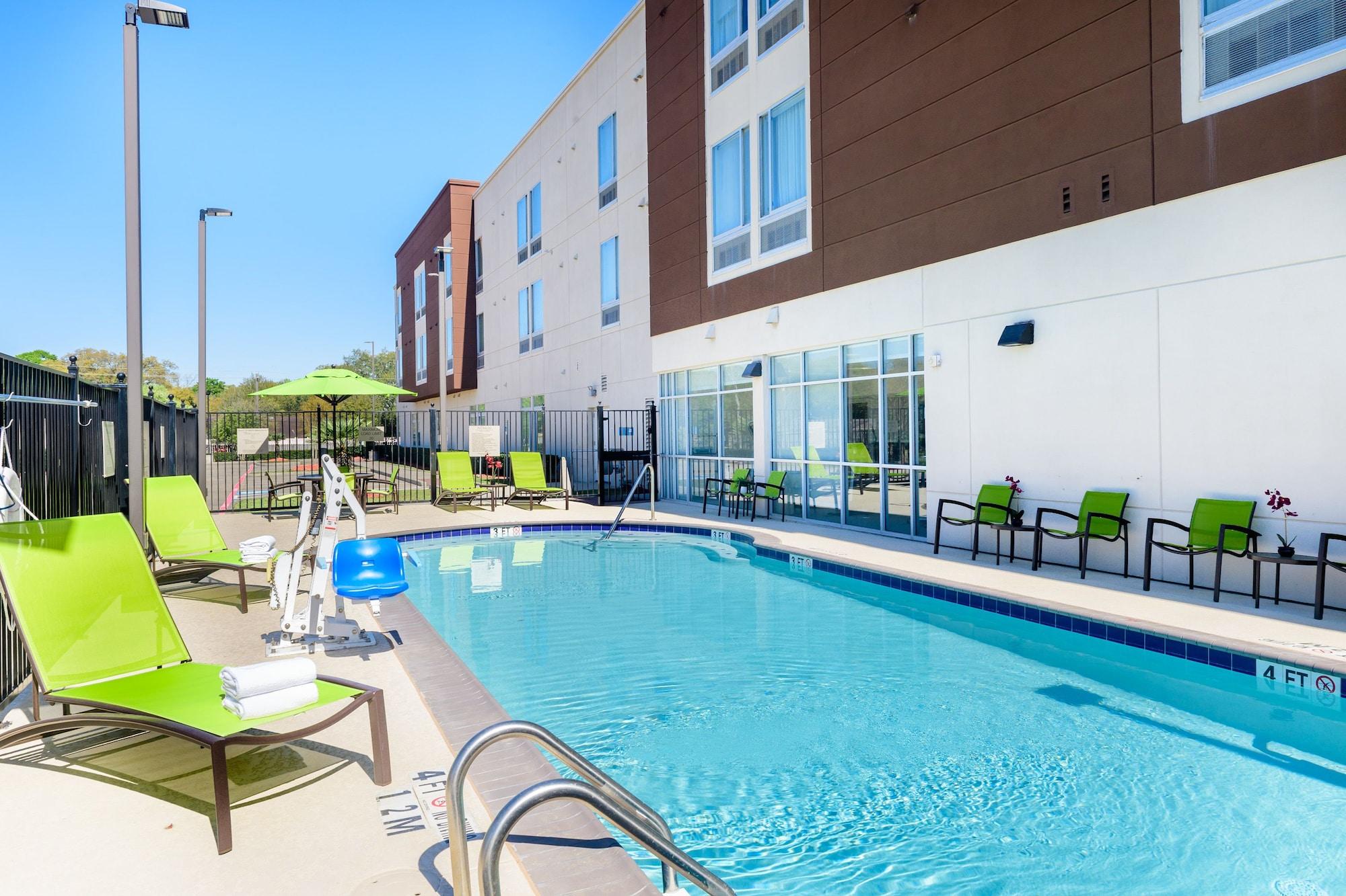 Vista Piscina SpringHill Suites Houston NASA/Seabrook