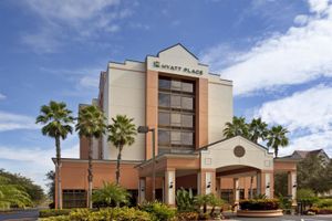 Hoteles en Convention Center con Cena Incluida