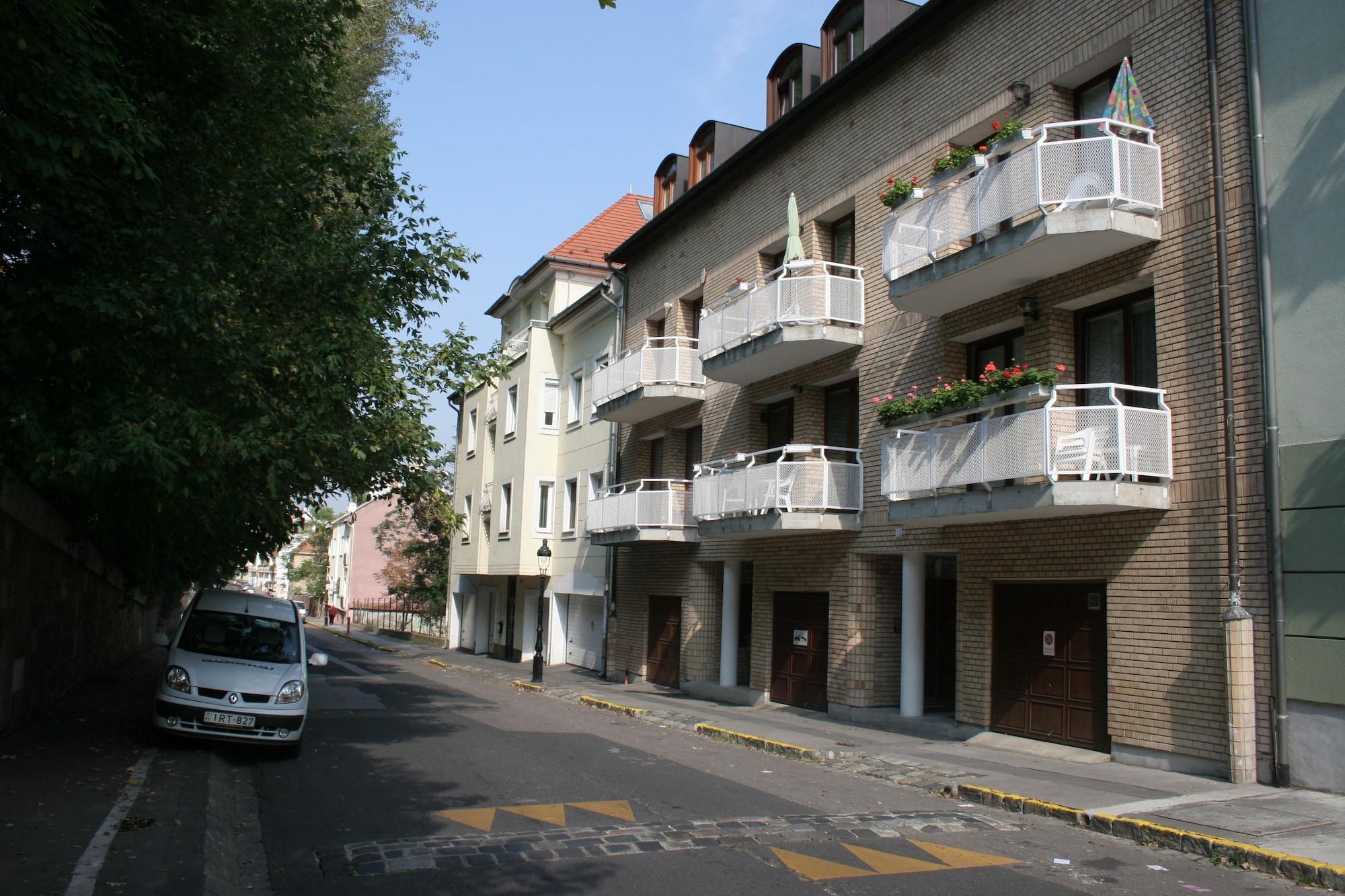 Vista Exterior Budavar Bed and Breakfast