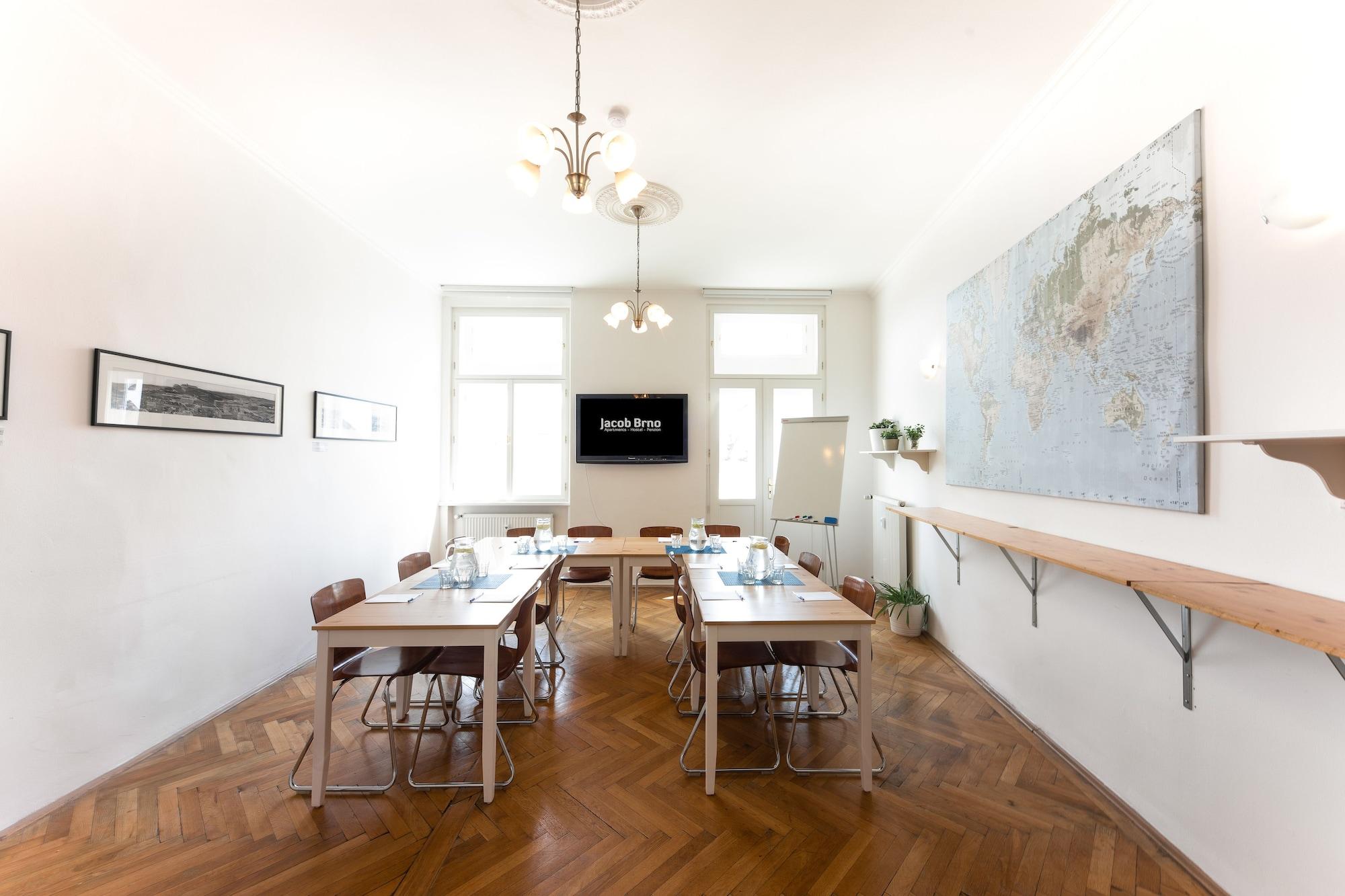 Sala de Reuniones Hotel and Apartments Jacob