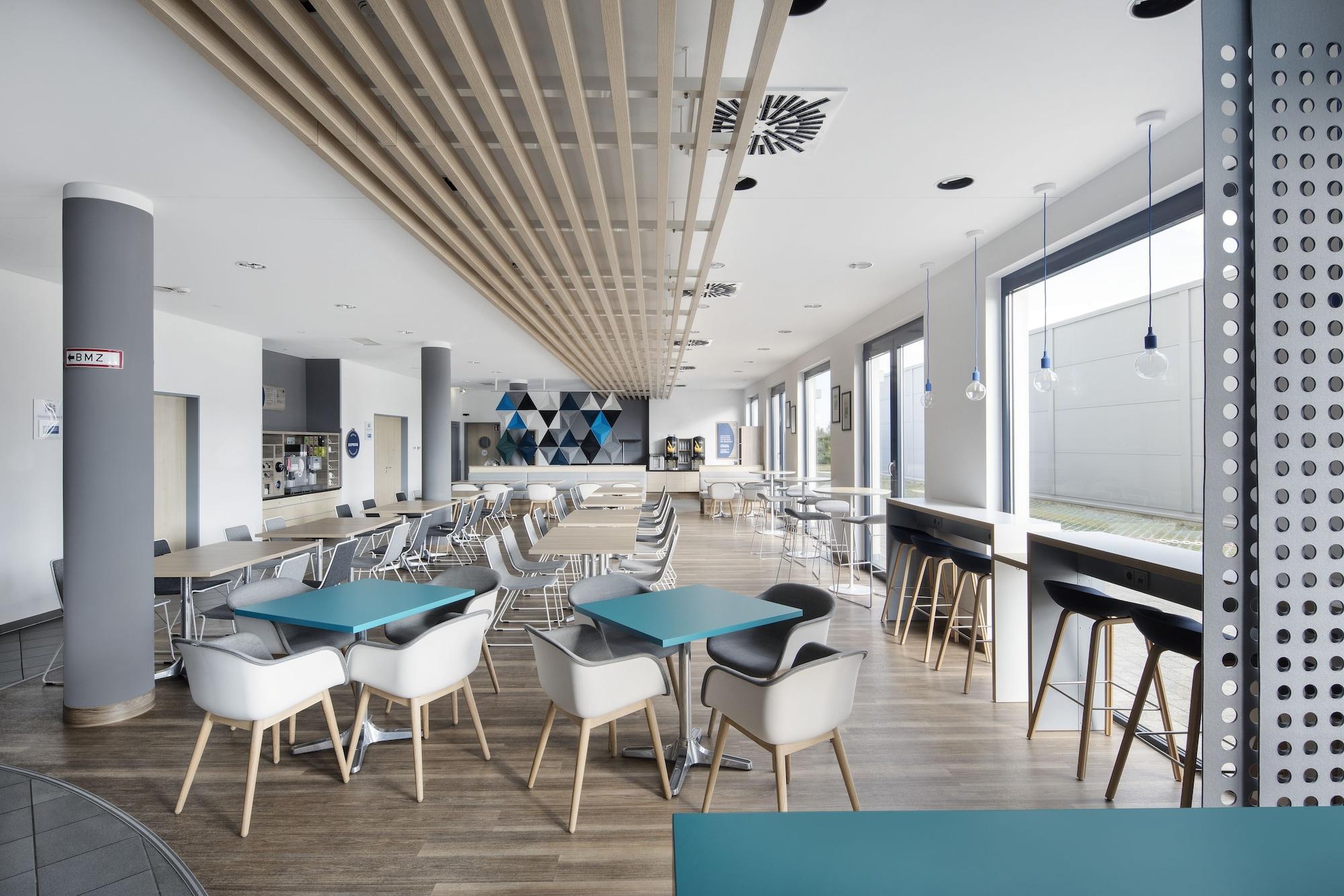 Restaurant Holiday Inn Express München-Messe by IHG