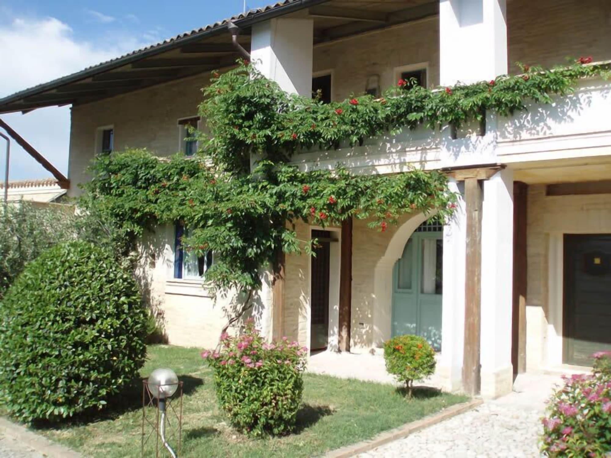 Vista Exterior Subretia Residenze di Campagna