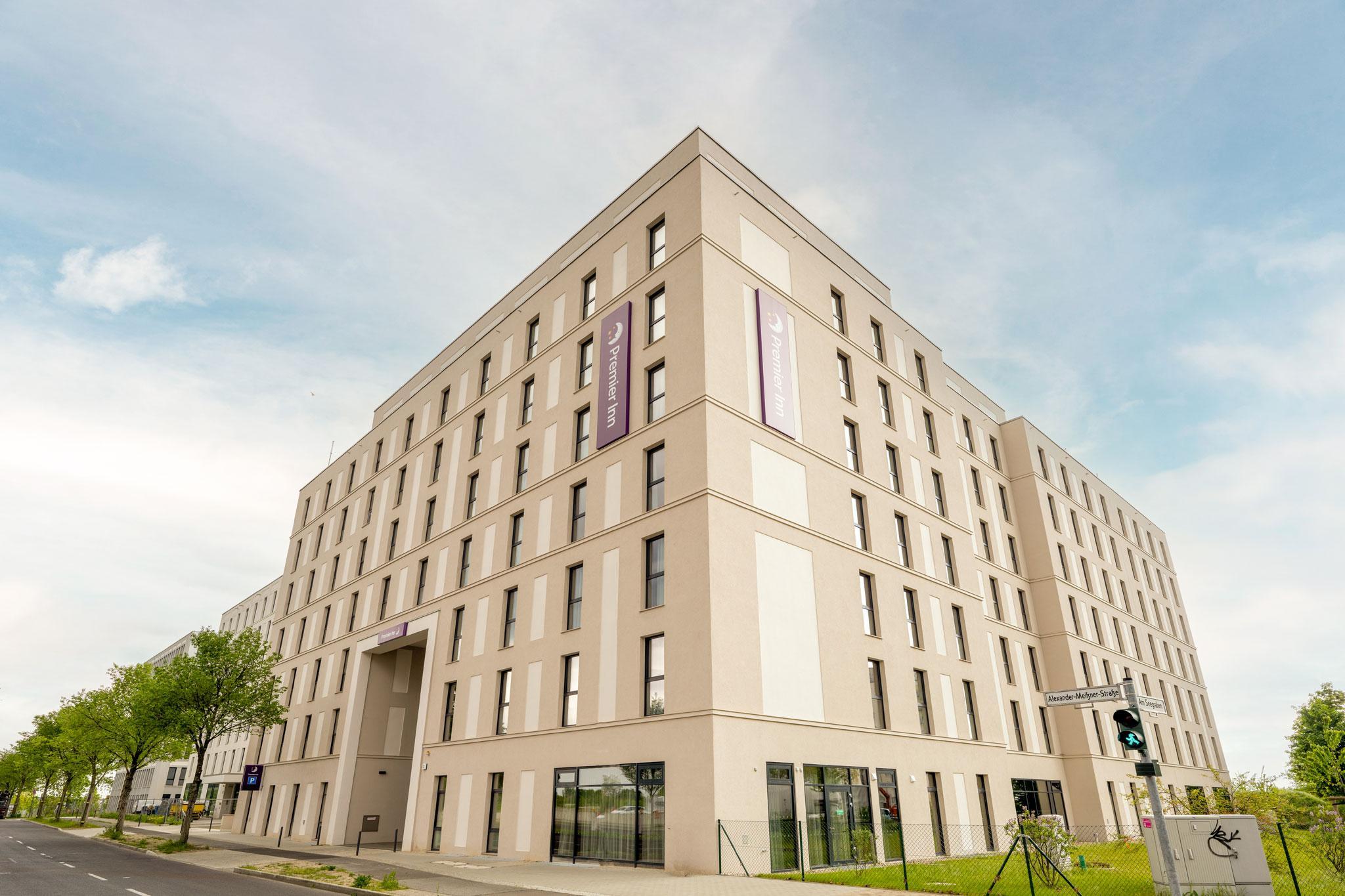 Vista Exterior Premier Inn Berlin Airport
