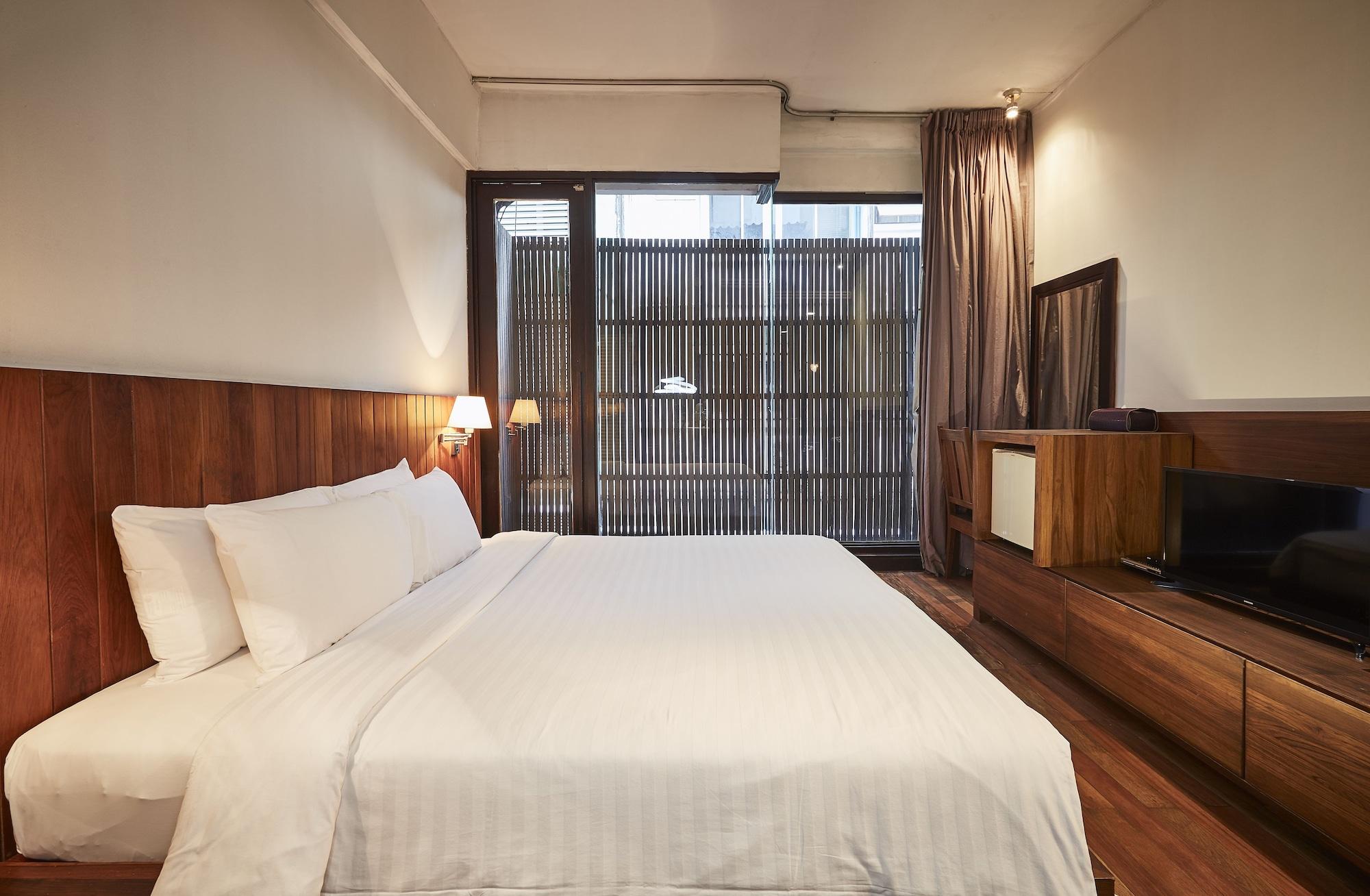 Varios Luxx at Silom