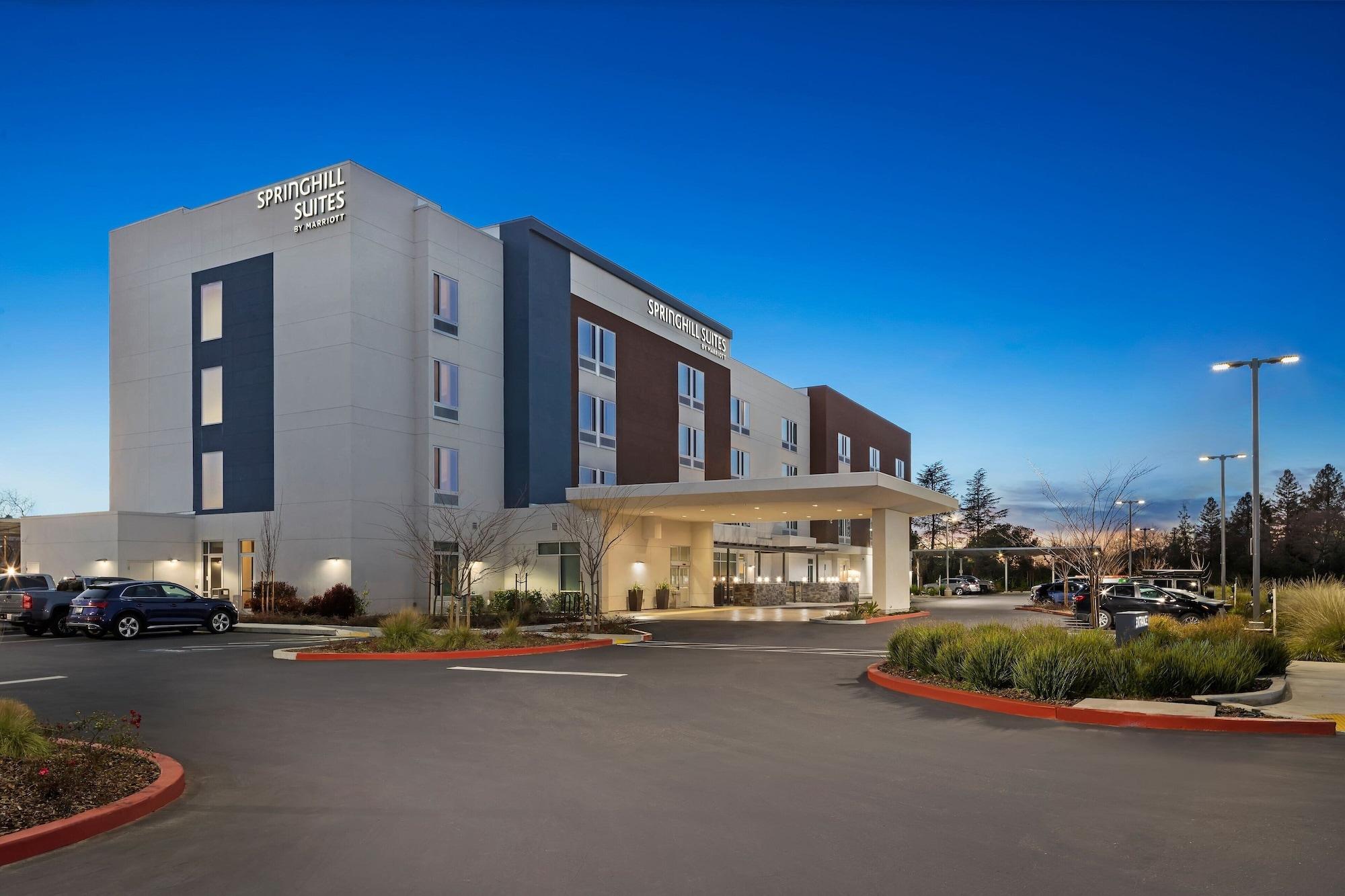Vista Exterior SpringHill Suites by Marriott West Sacramento