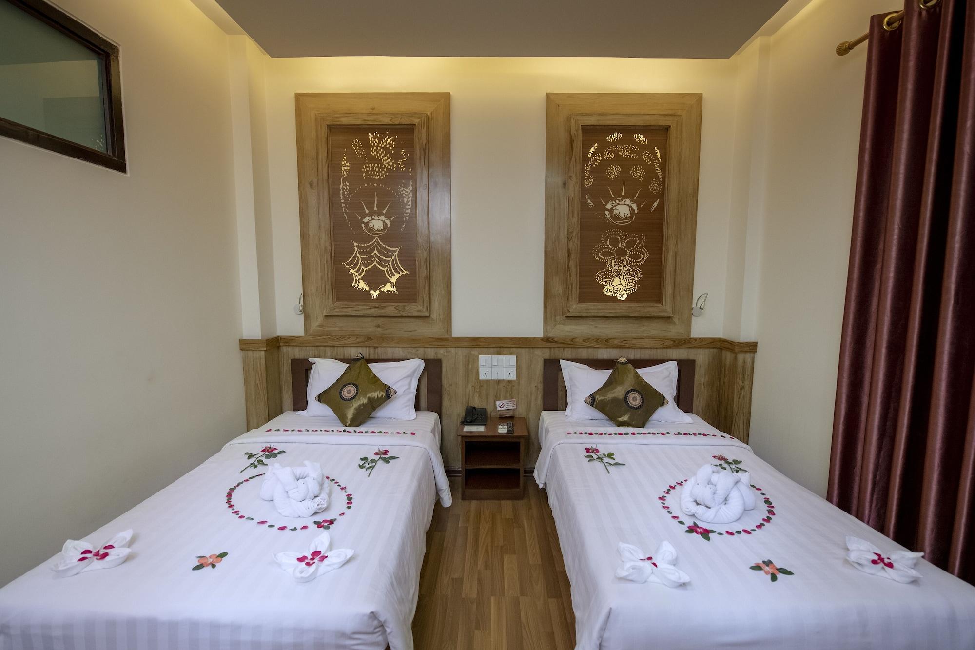 Habitación UCT Taunggyi Hotel