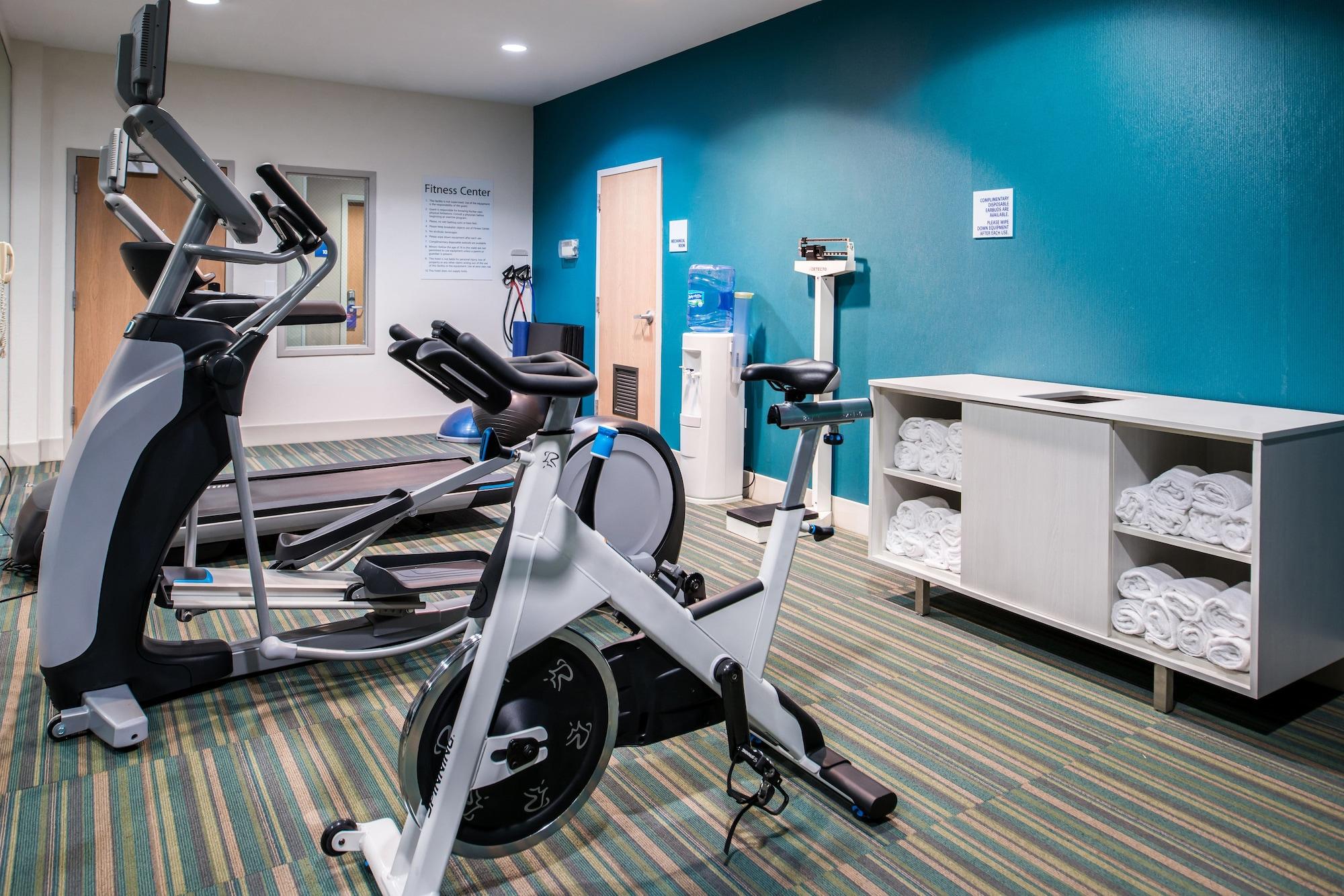 Gimnasio Holiday Inn Express Hotel & Suites Tampa-Anderson Rd/Veteran by IHG