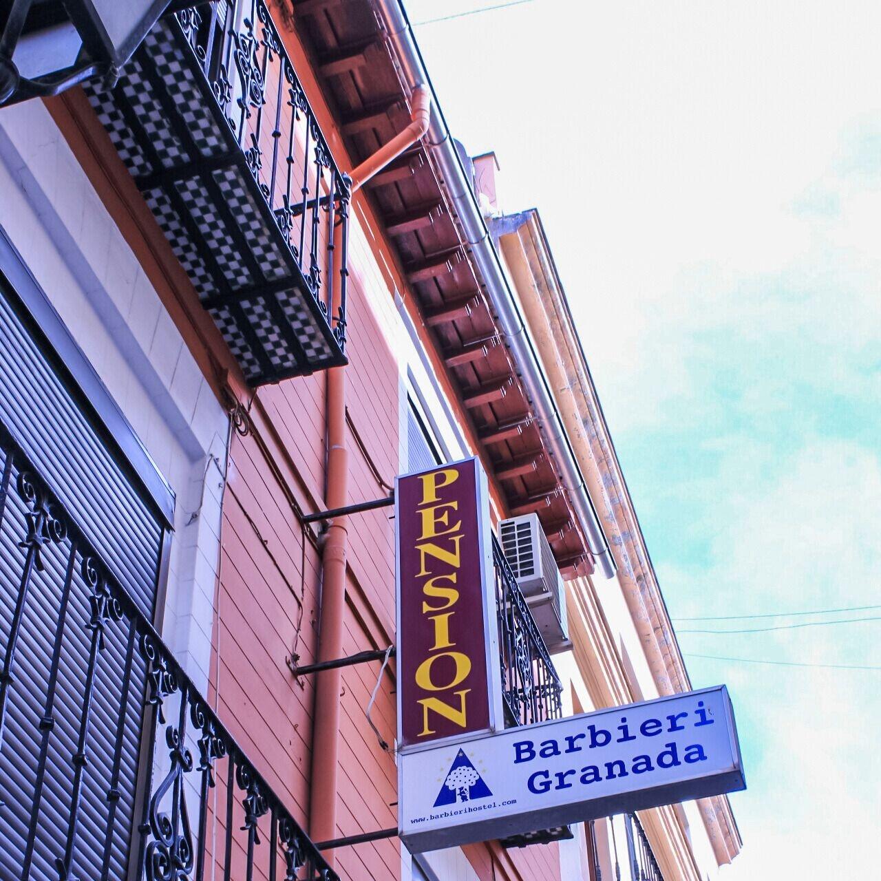 Vista Exterior Barbieri Granada Pensión