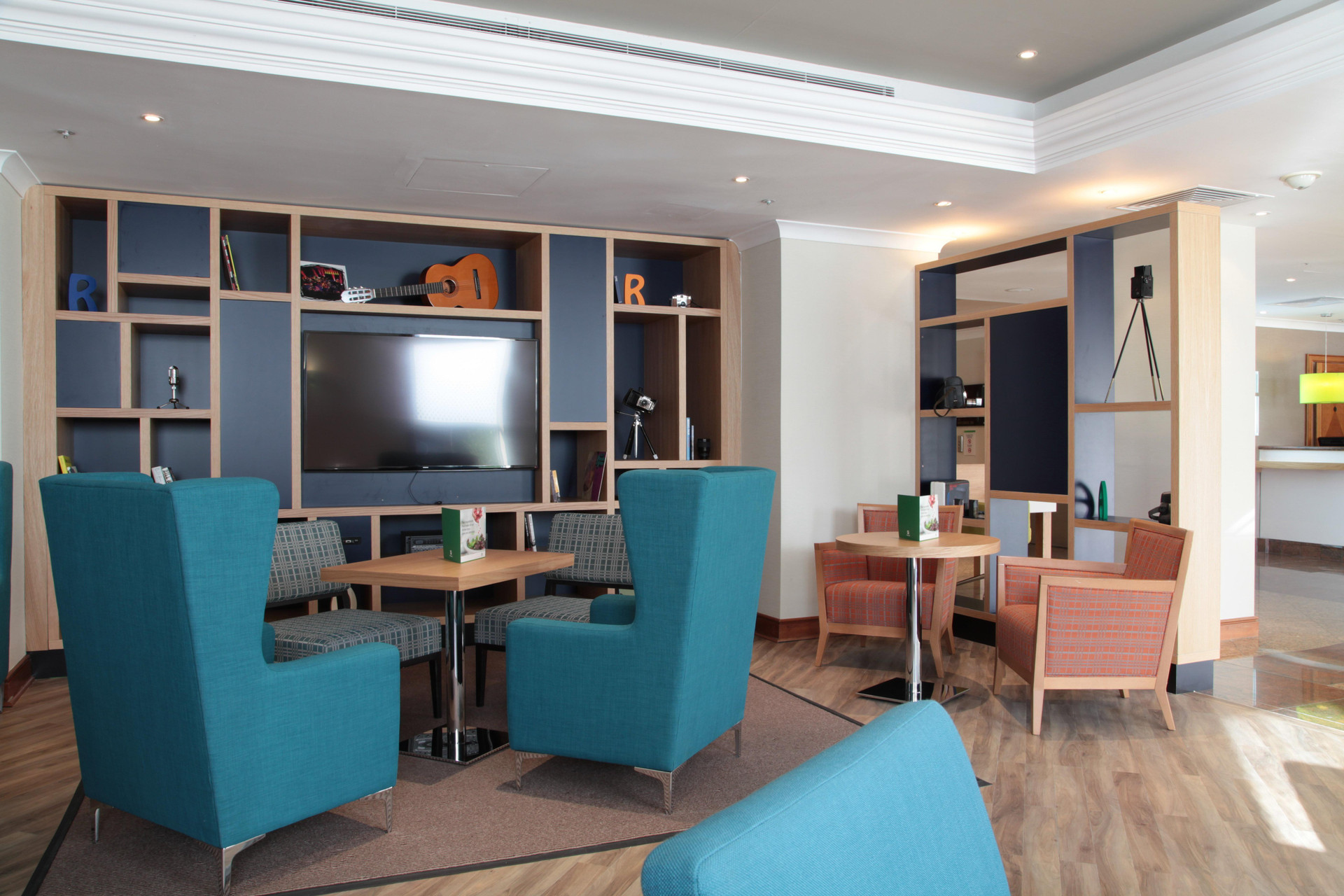 Vista Lobby B&B HOTEL London Heathrow -Ex Colnbrook Hotel