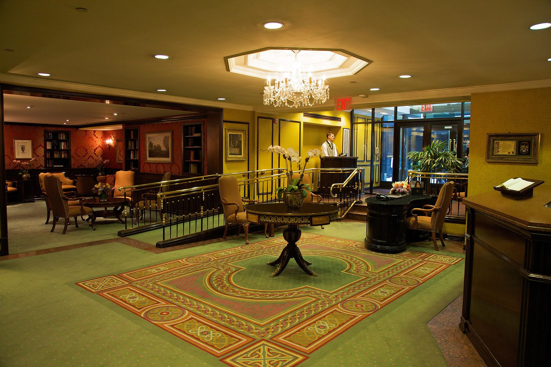 Vista Lobby Fitzpatrick Grand Central