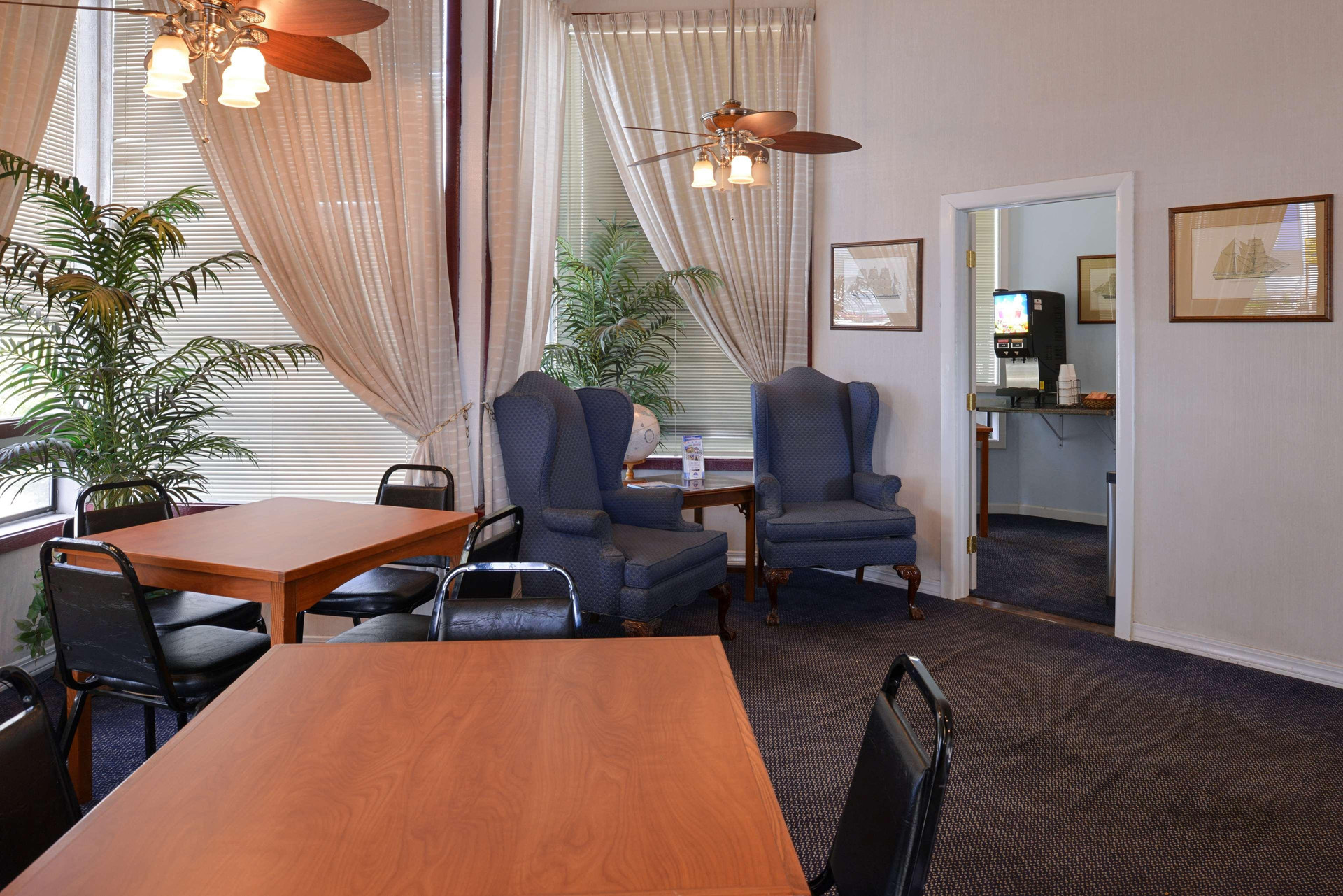 Vista Lobby Americas Best Value Inn- Carson City