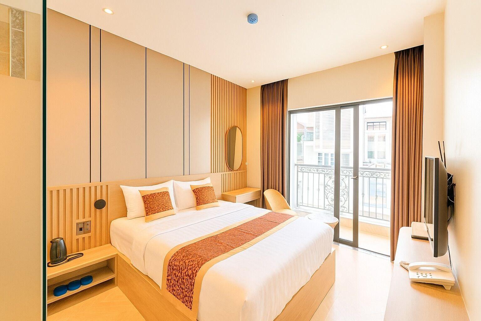 Varios S79 My My Hotel 2