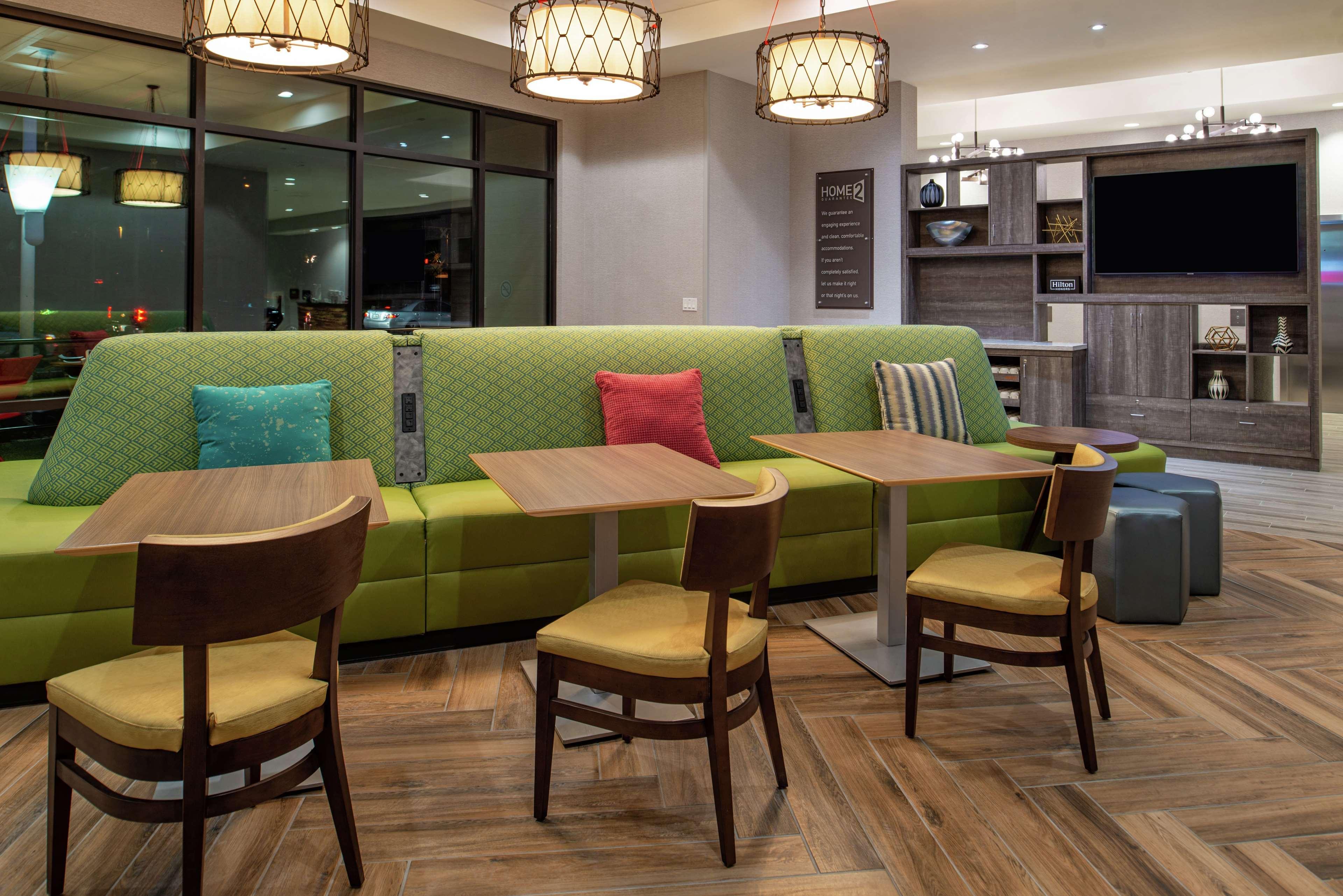 Restaurant Home2 Suites by Hilton Tampa Downtown Channel District