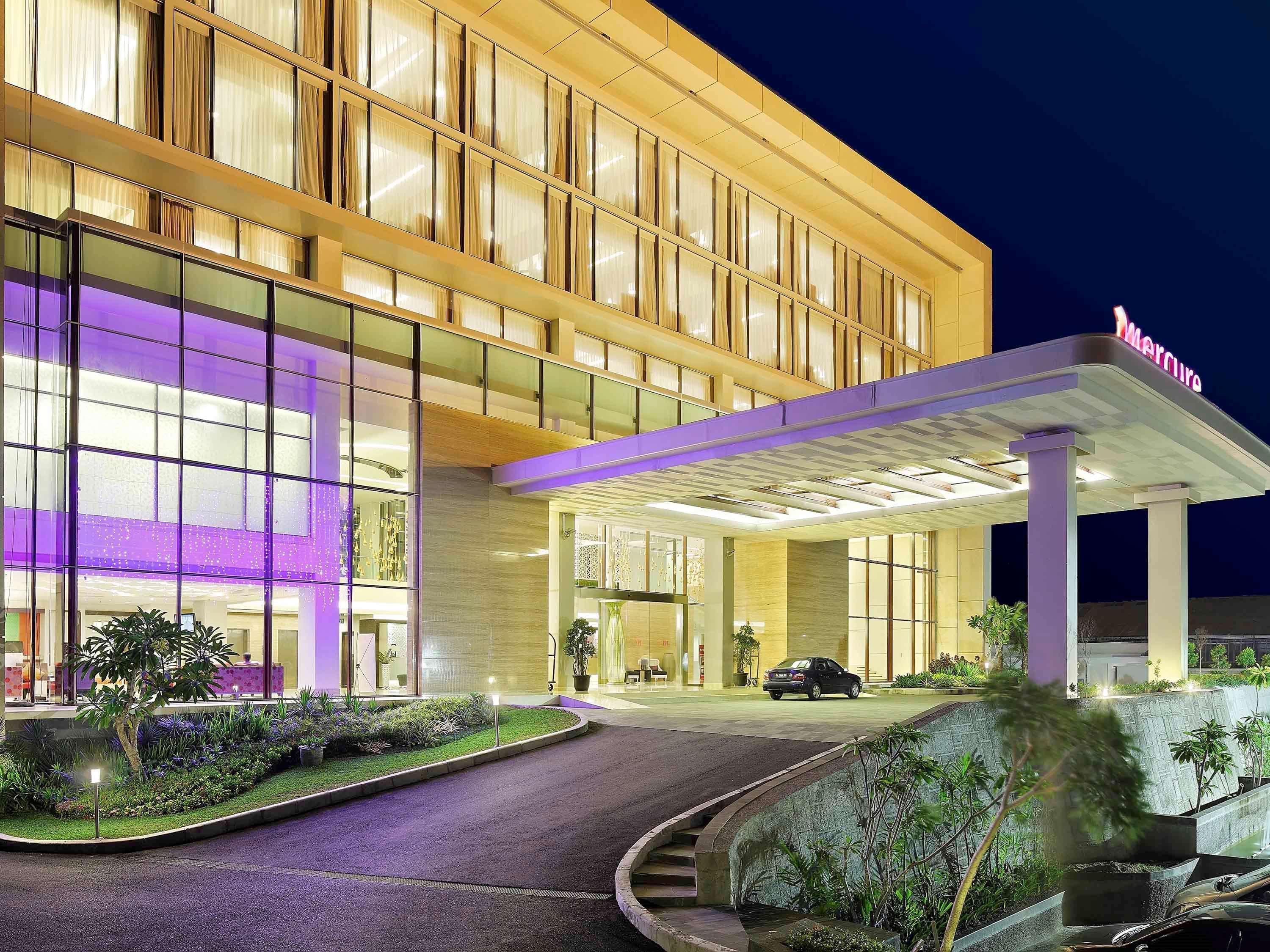 Vista Exterior Mercure Padang