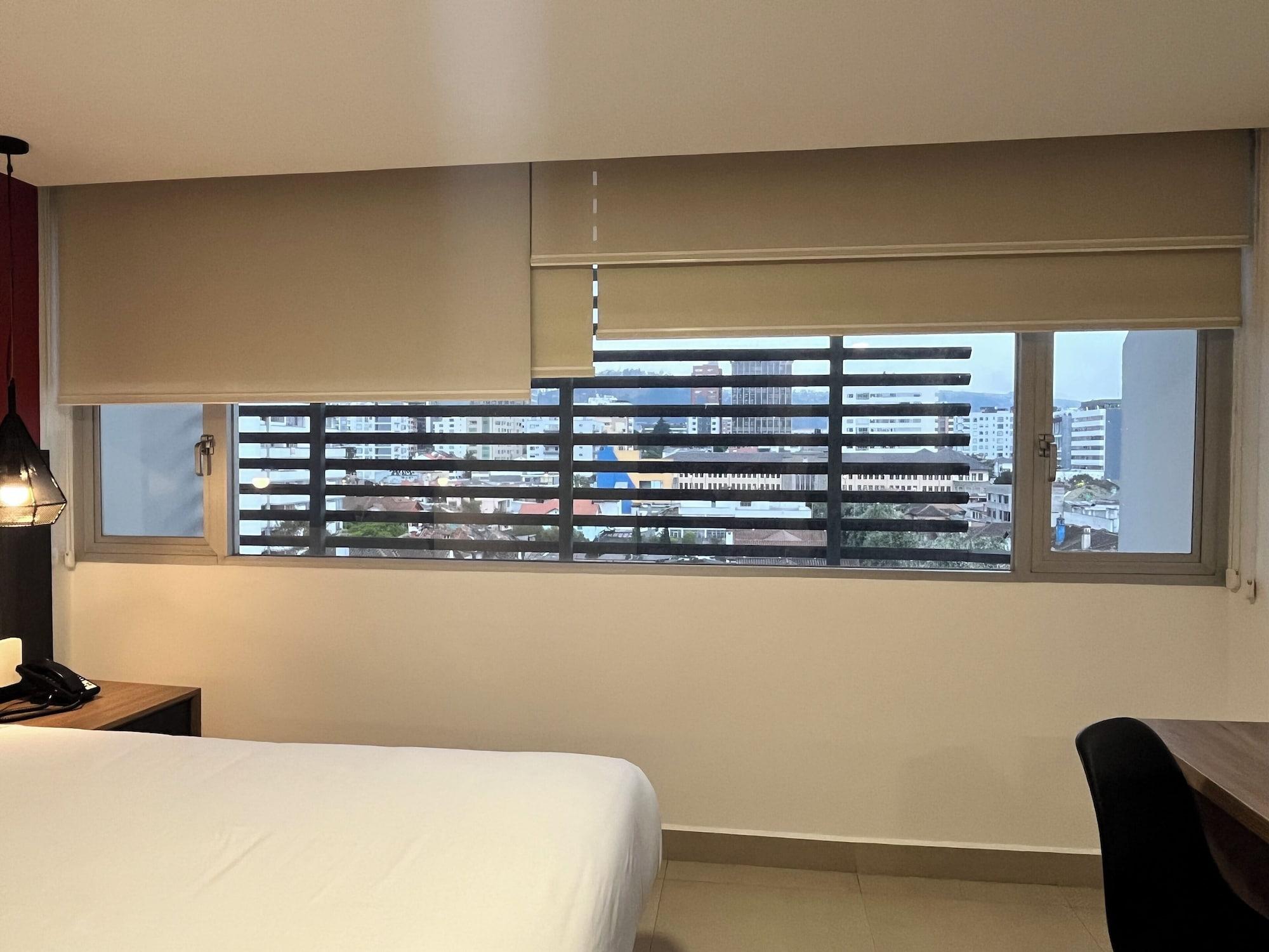 Comodidades do quarto The Place Hotel