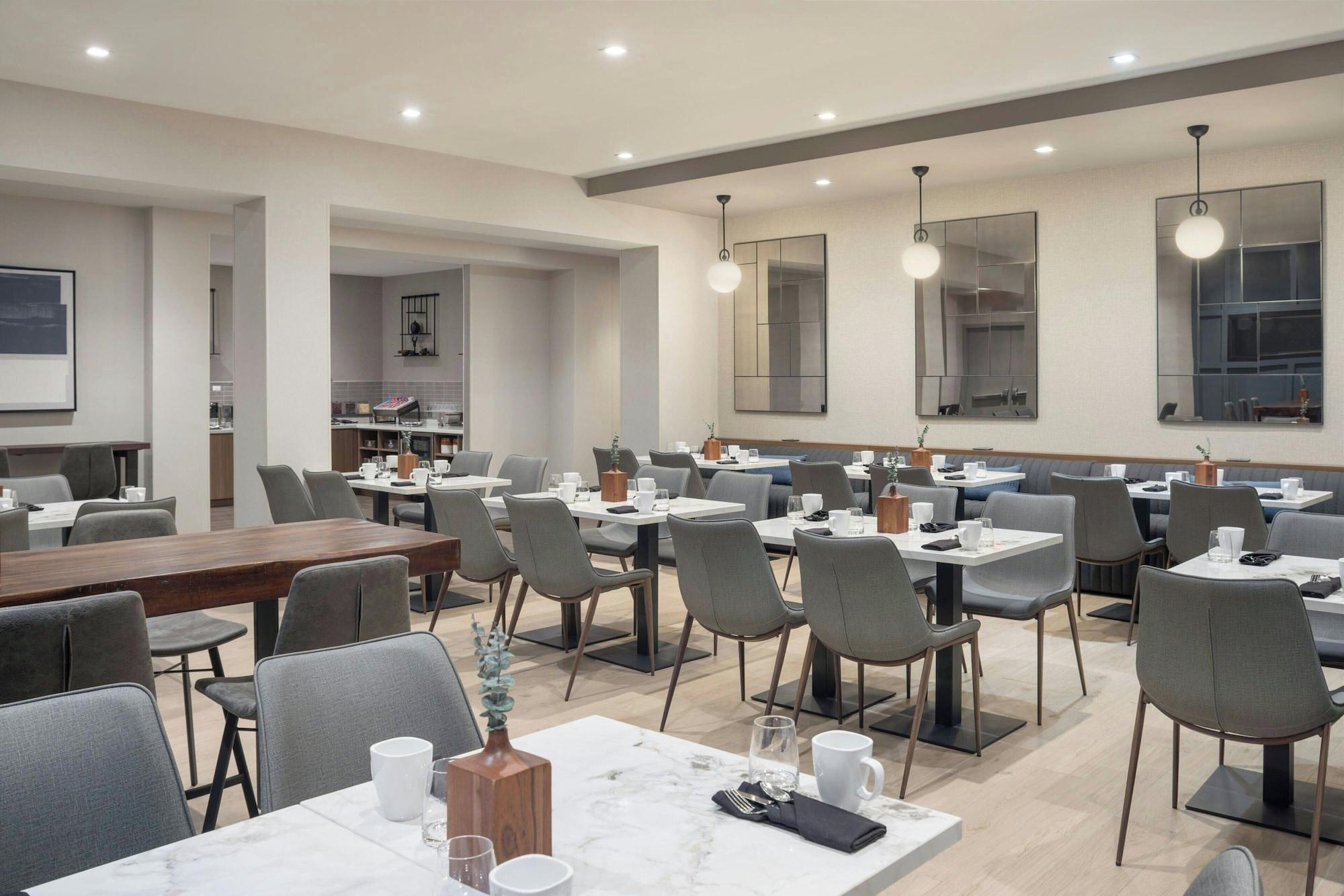 Restaurant Renaissance Framingham Hotel & Conference Center