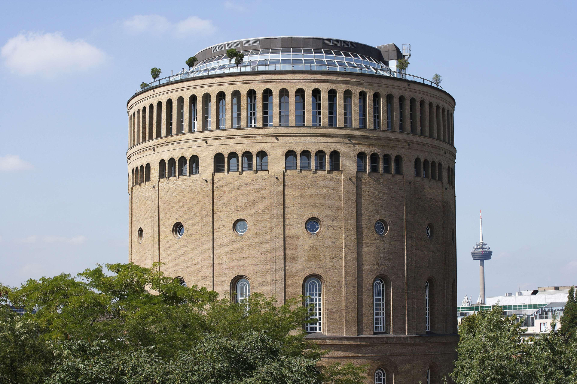 Vista Exterior Wasserturm Hotel Cologne, Curio Collection by Hilton