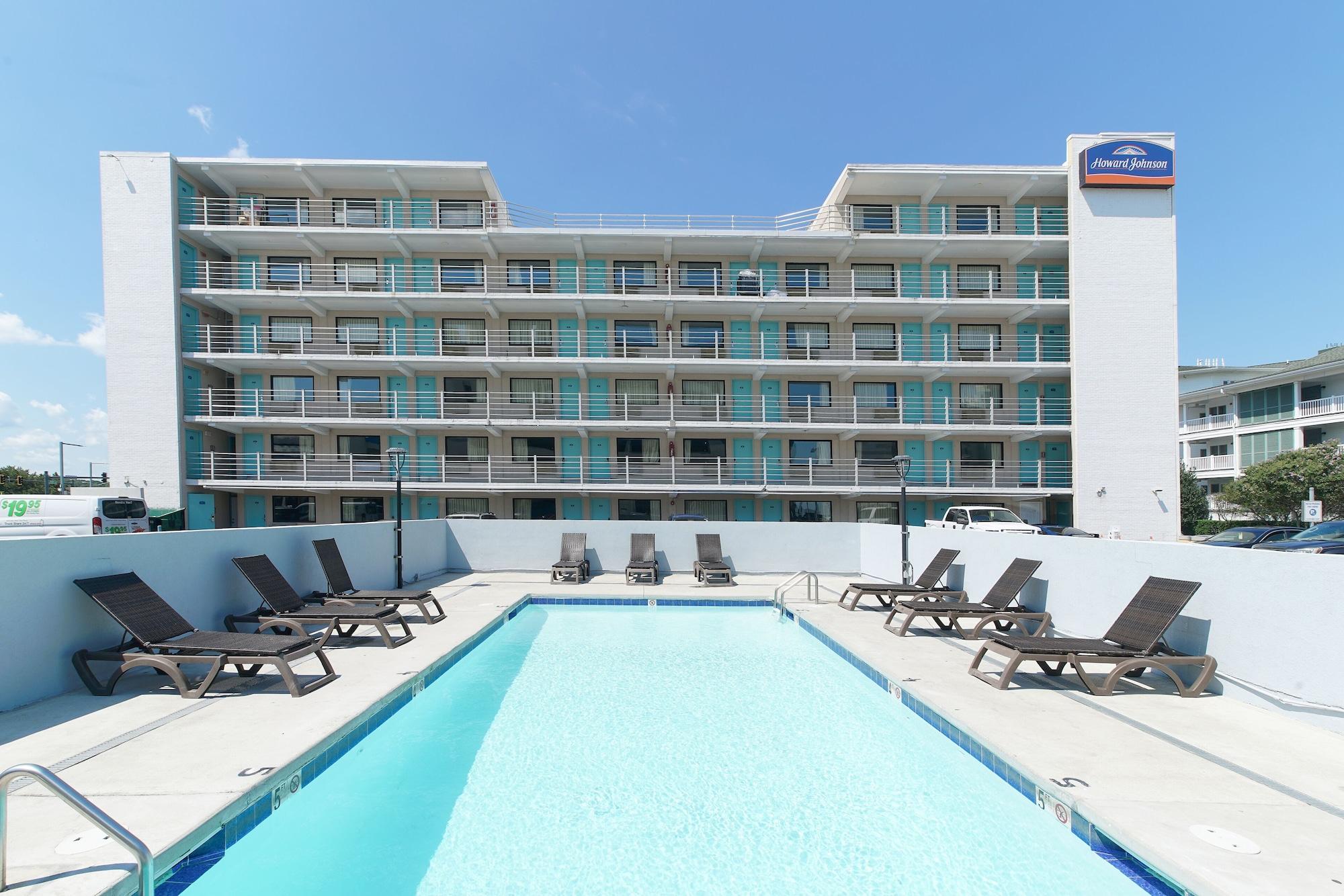 Varios Howard Johnson by Wyndham Virginia Beach At The Beach