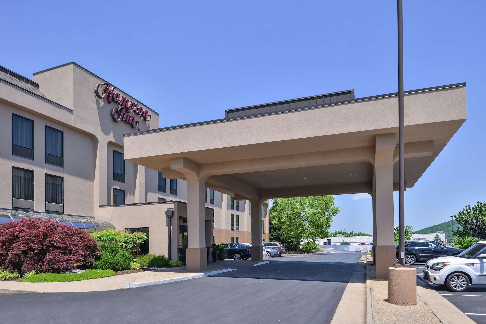 Vista Exterior Hampton Inn Staunton