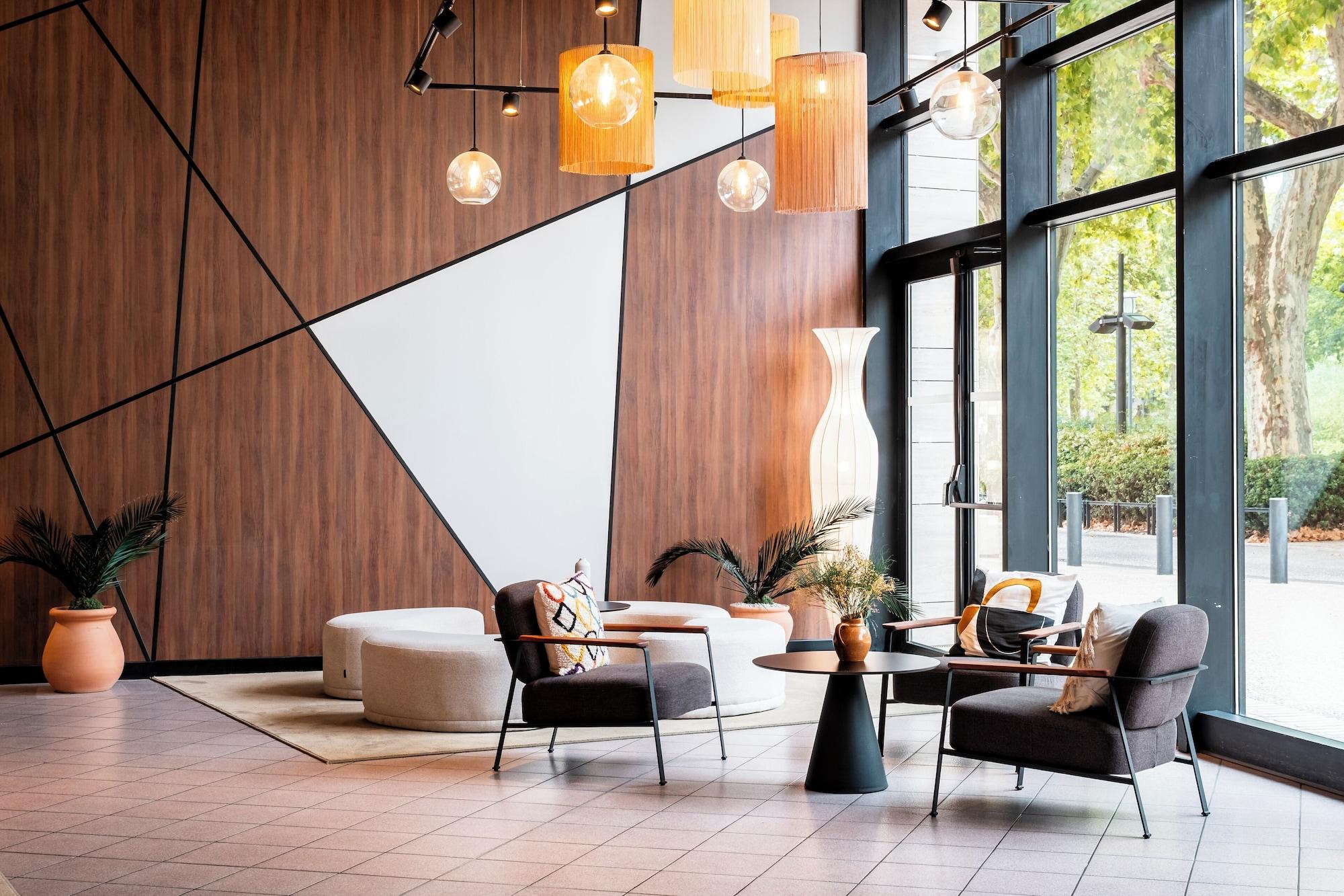 Vista Lobby Novotel Atria Nimes Centre