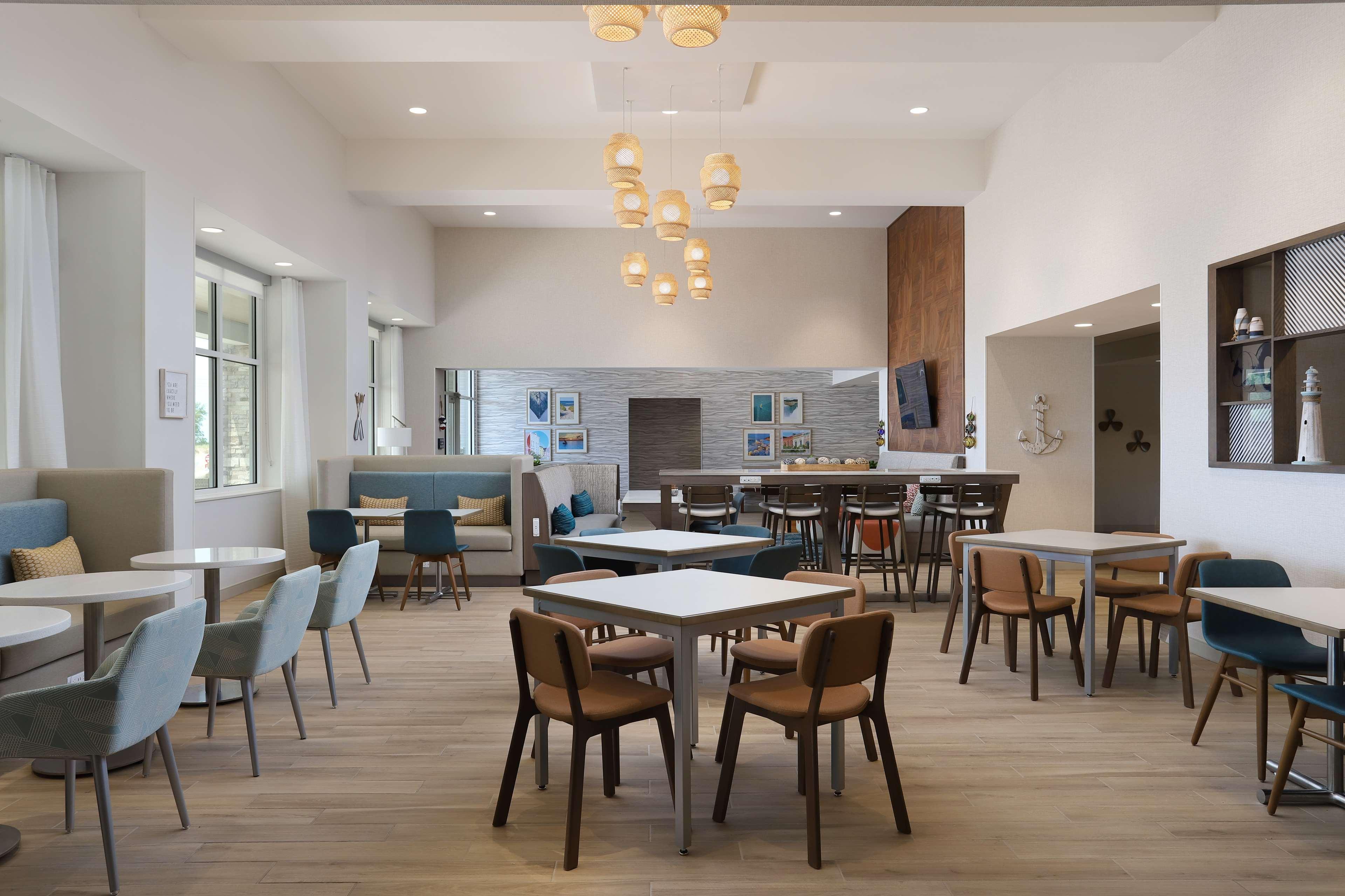 Restaurant Hampton Inn & Suites Manistee Waterfront