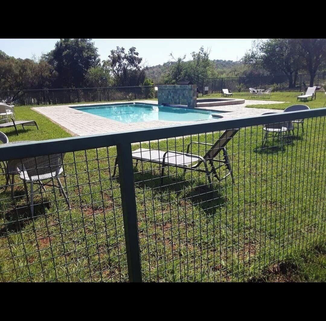 Vista Piscina Nikita Motel