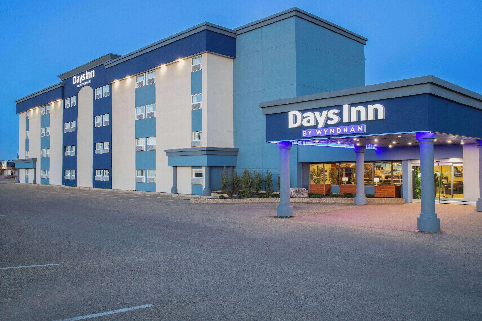 Vista Exterior Days Inn & Conference Centre by Wyndham Camrose Norsemen