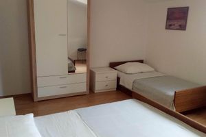 Alquiler Vacacional - The apartment is located on the first floor of our house, 50 meters from the sea