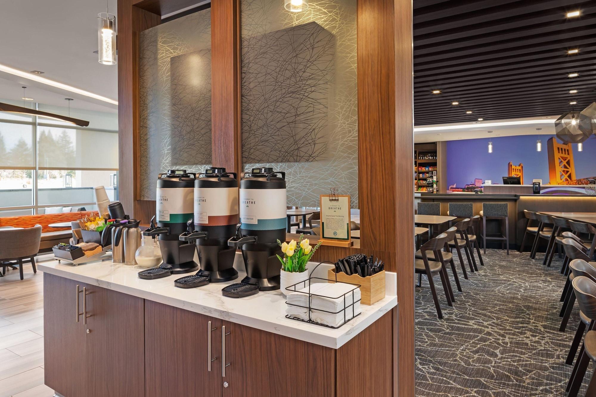 Restaurant SpringHill Suites by Marriott West Sacramento