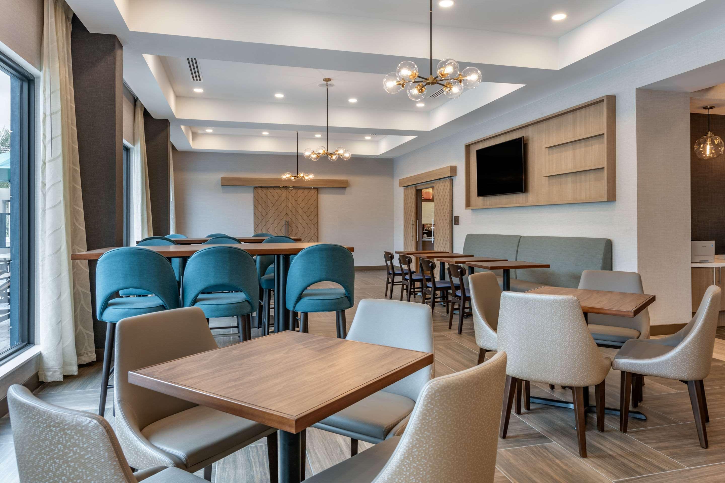 Restaurant Comfort Suites Stuart-Hutchinson Island