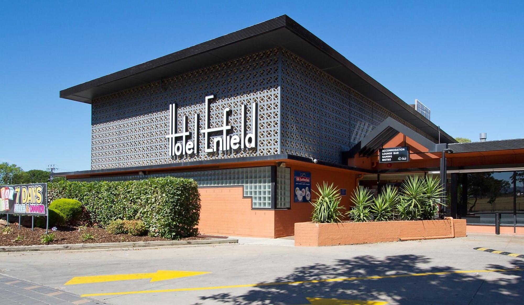 Vista Exterior Enfield Hotel