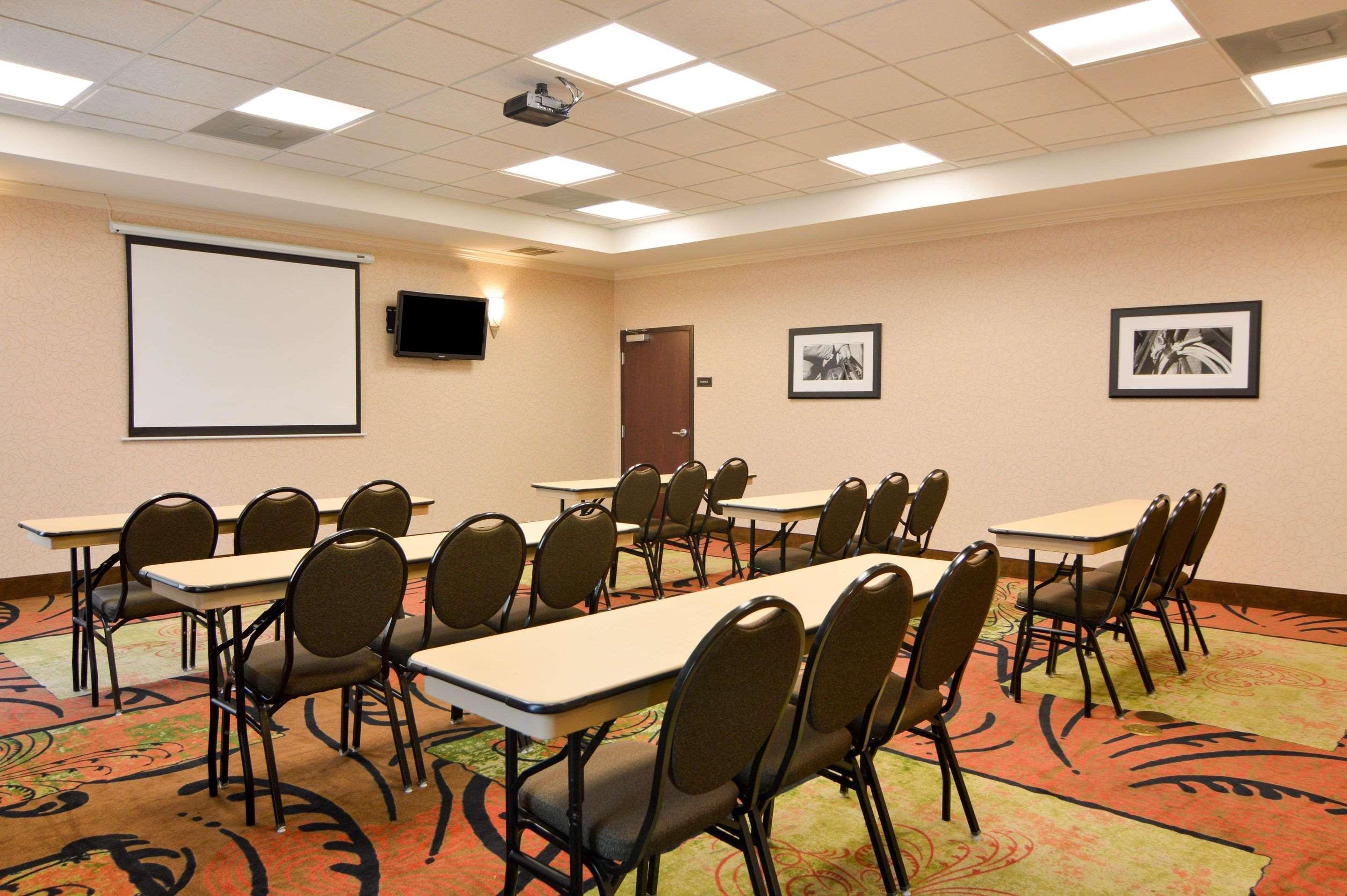 Centro de Negocios Comfort Inn & Suites Fort Worth - Fossil Creek