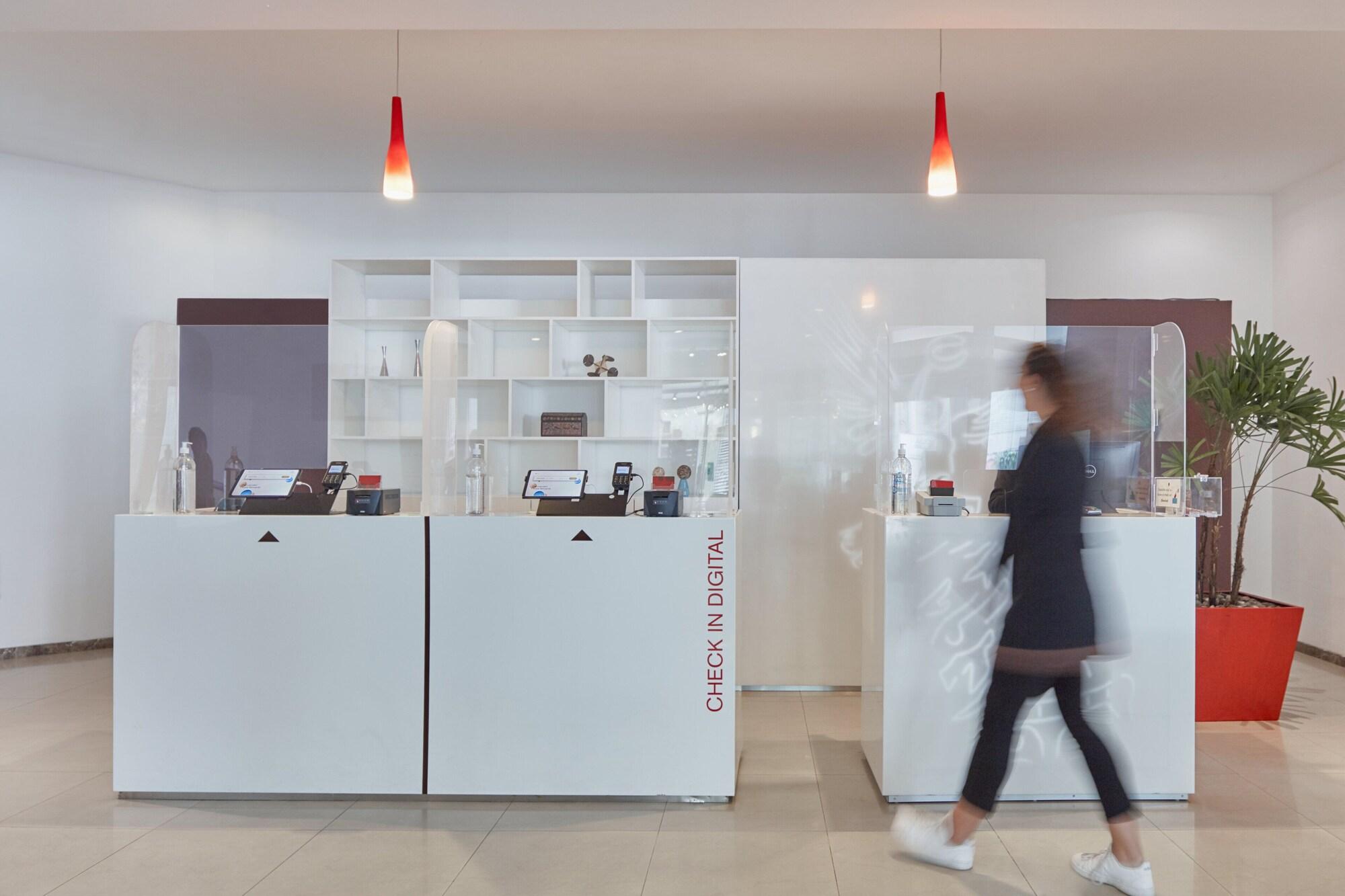 Vista Lobby Fiesta Inn Ciudad del Carmen Puente El Zacatal