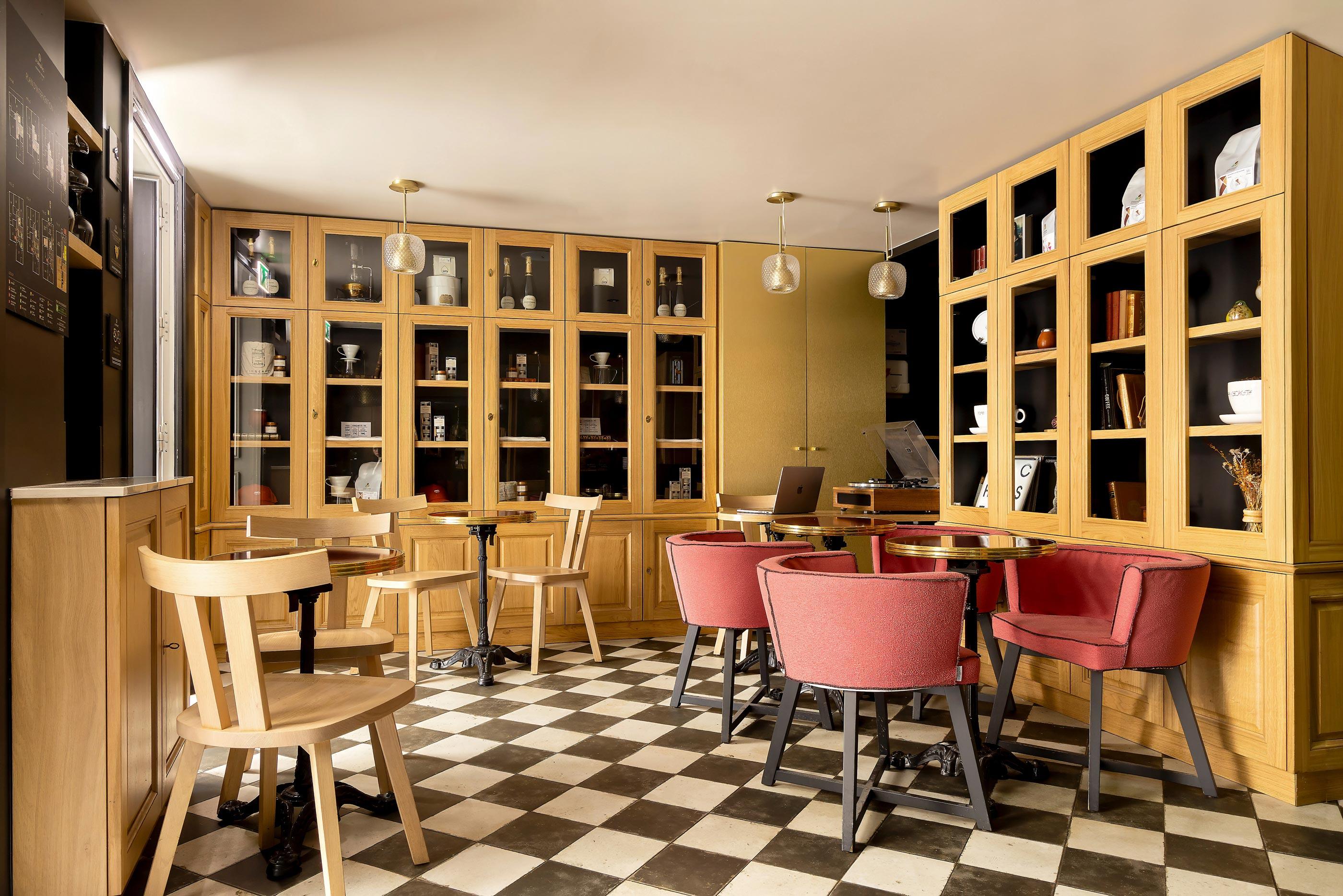 Varios La Dépendance