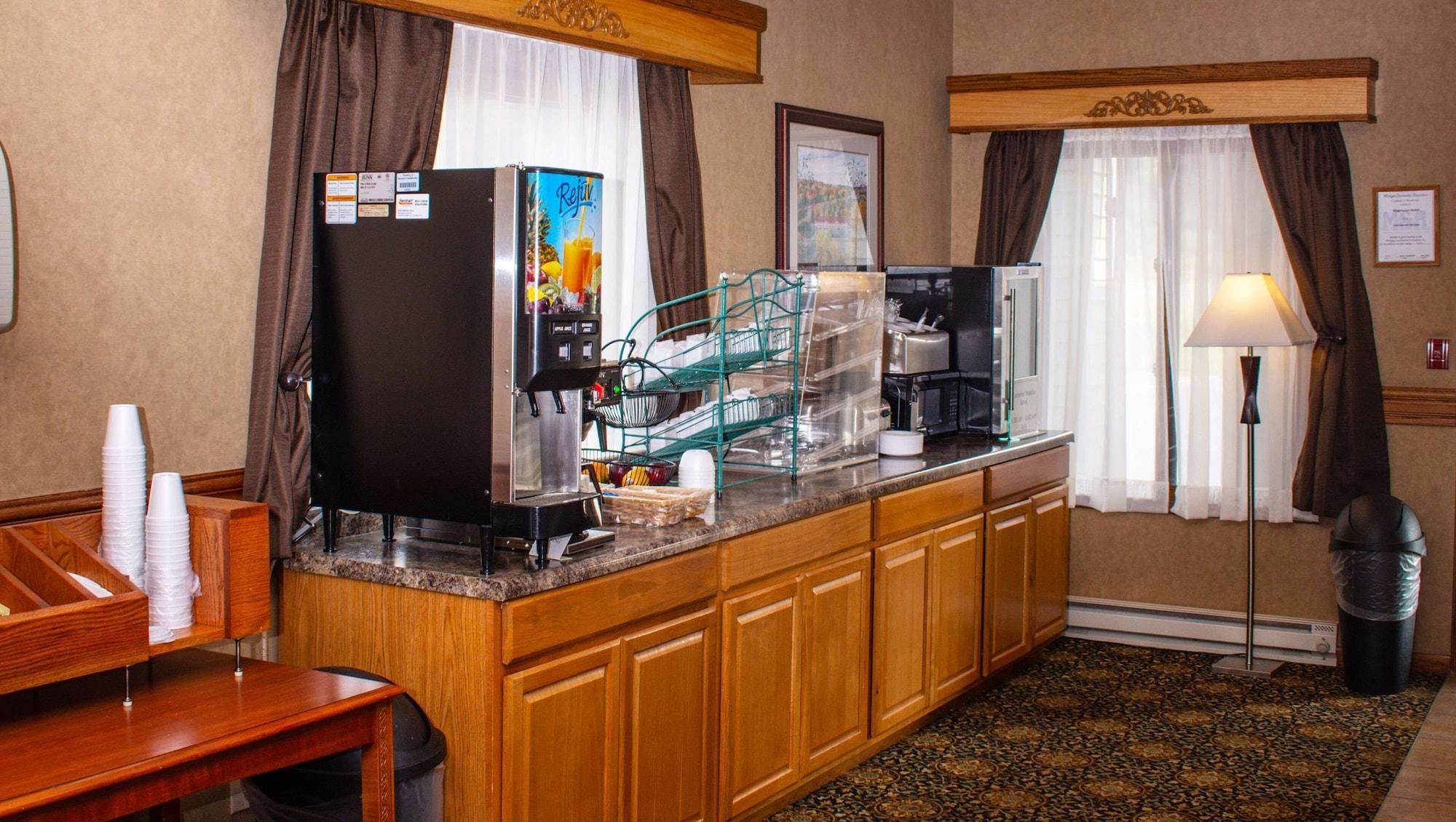 Vista Lobby Magnuson Hotel Country Inn