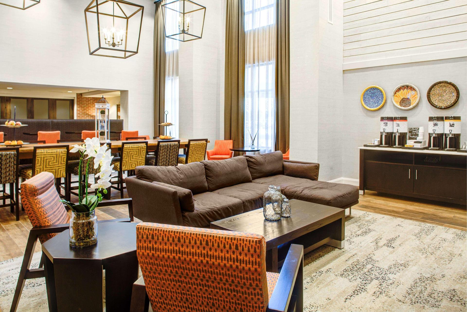 Vista Lobby Hampton Inn & Suites by Hilton Pittsburg Kansas Crossing