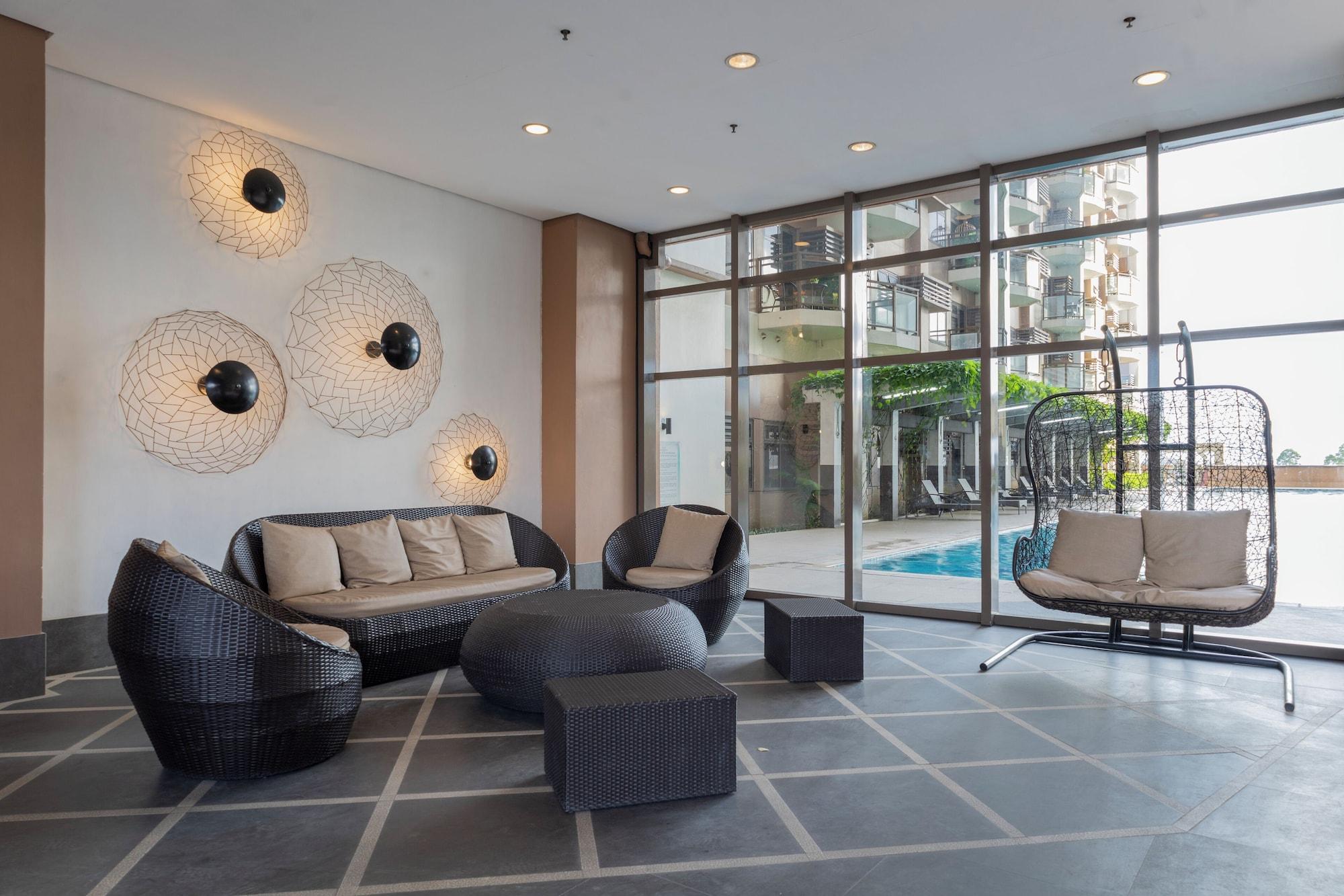 Vista Piscina The Radiance Manila Bay